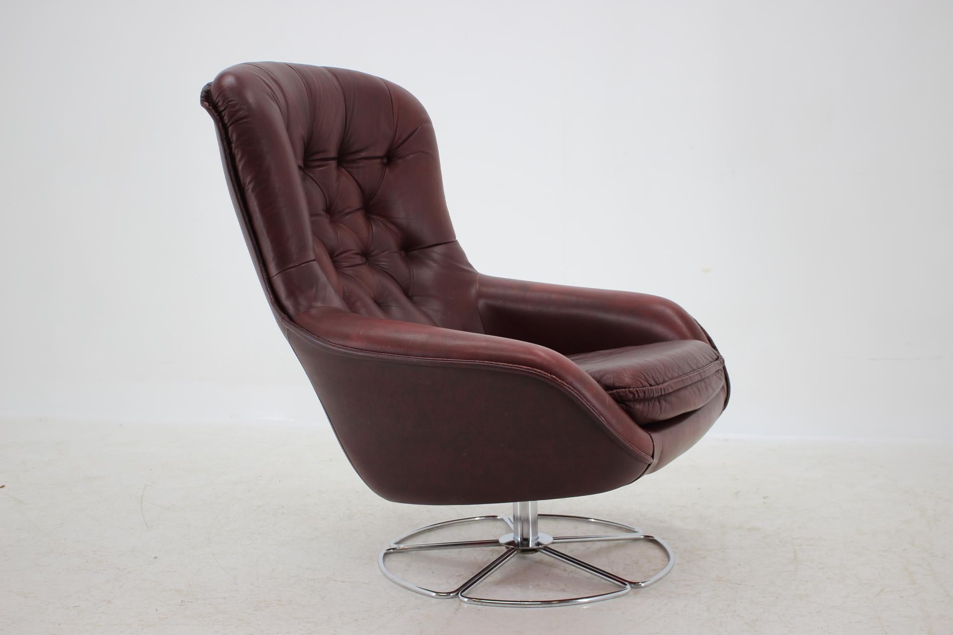 Scandinavian Swivel Chair Designed by Bruno Mathsson, 1970s 1