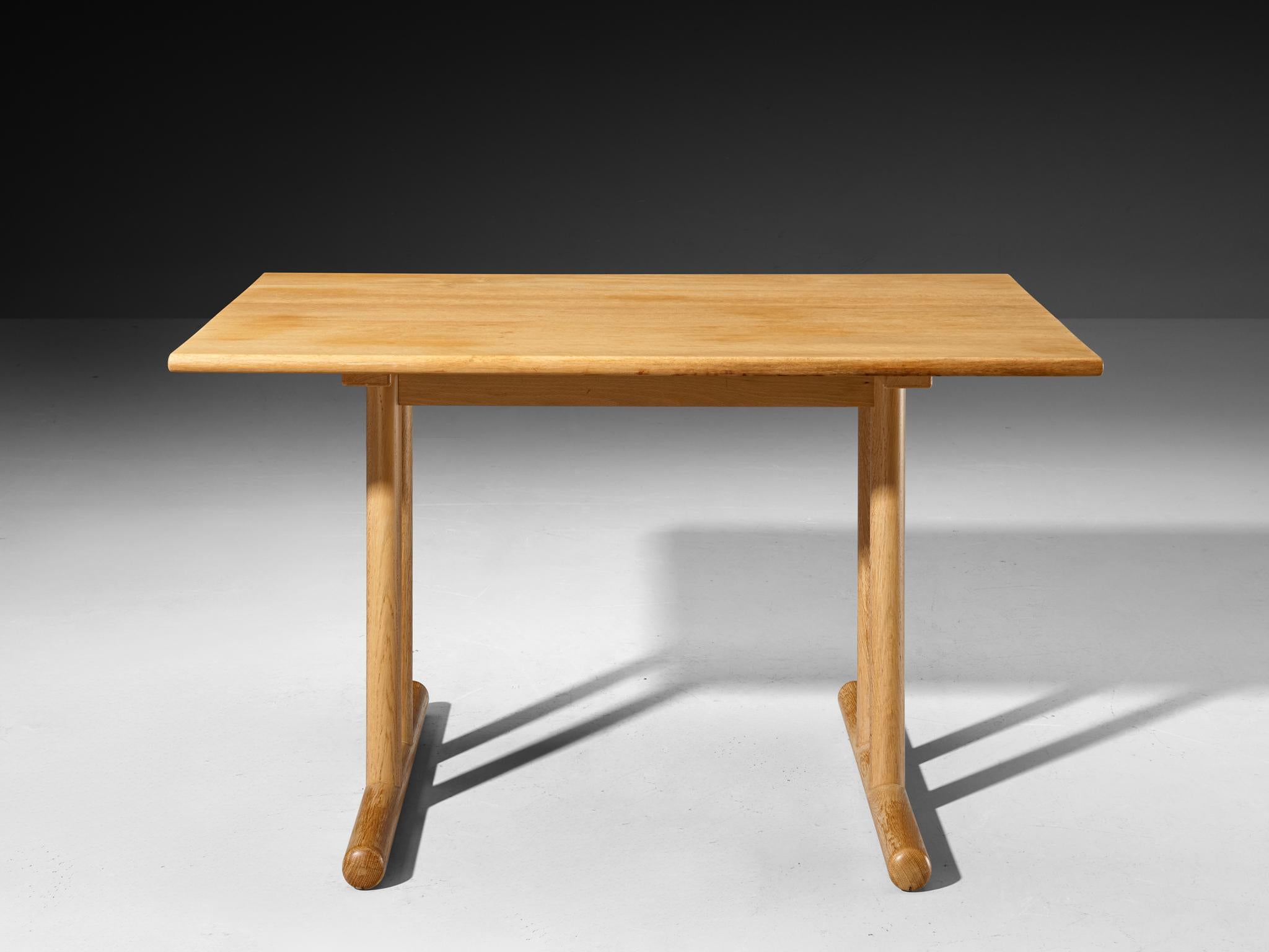 Scandinave Table scandinave en Oak avec piètement à tréteaux tubulaires en vente