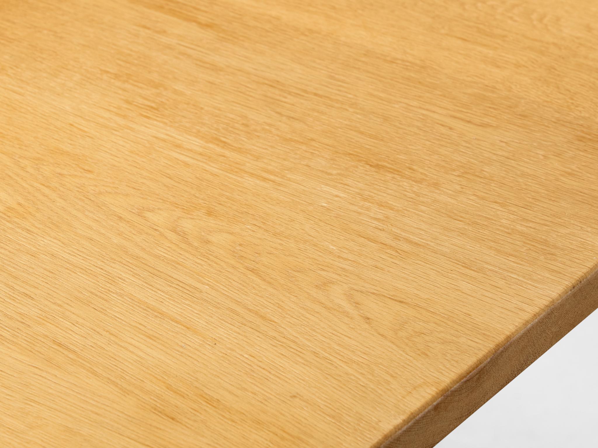 Table scandinave en Oak avec piètement à tréteaux tubulaires en vente 1
