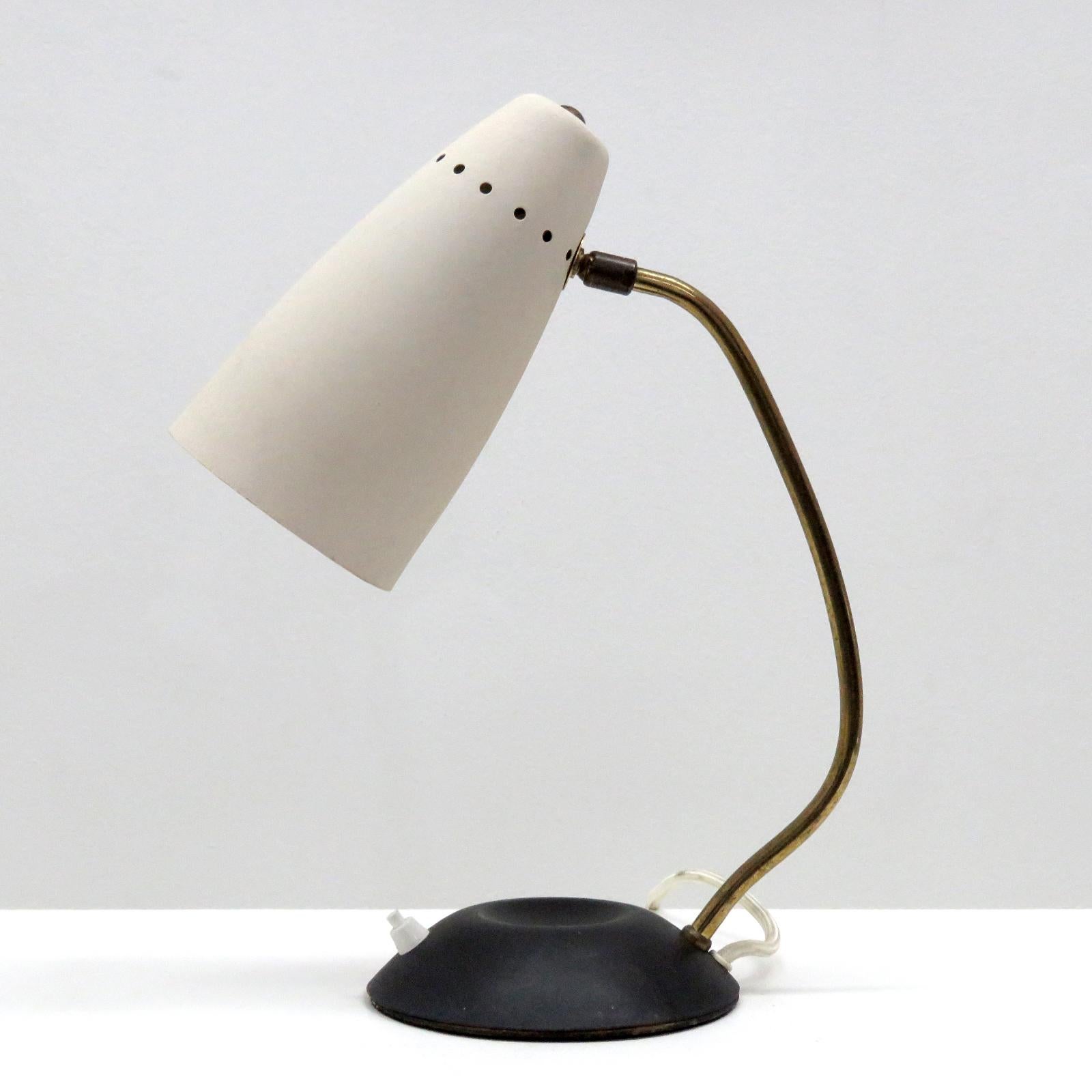 Skandinavische Tischlampe, 1950 (Emailliert) im Angebot