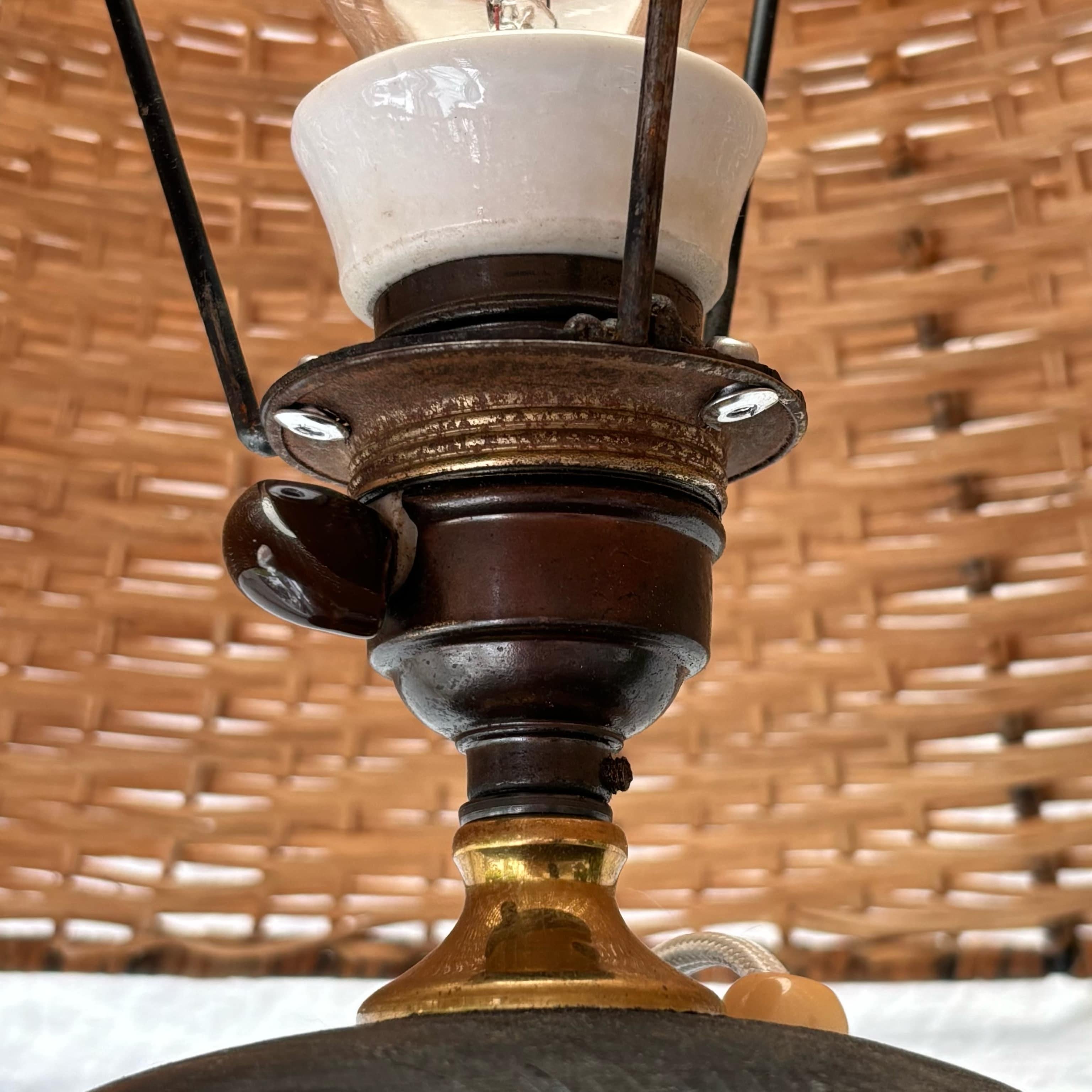 Lampada da tavolo scandinava, Bo Fajans, ceramica e rattan, Svezia, anni '40 in vendita 1