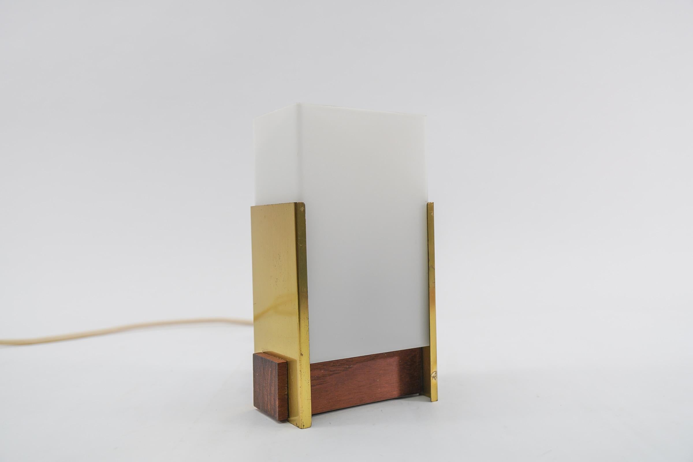 Scandinavian Table Lamp Made in Teak, Opal Glass and Brass, 1960s In Good Condition For Sale In Nürnberg, Bayern