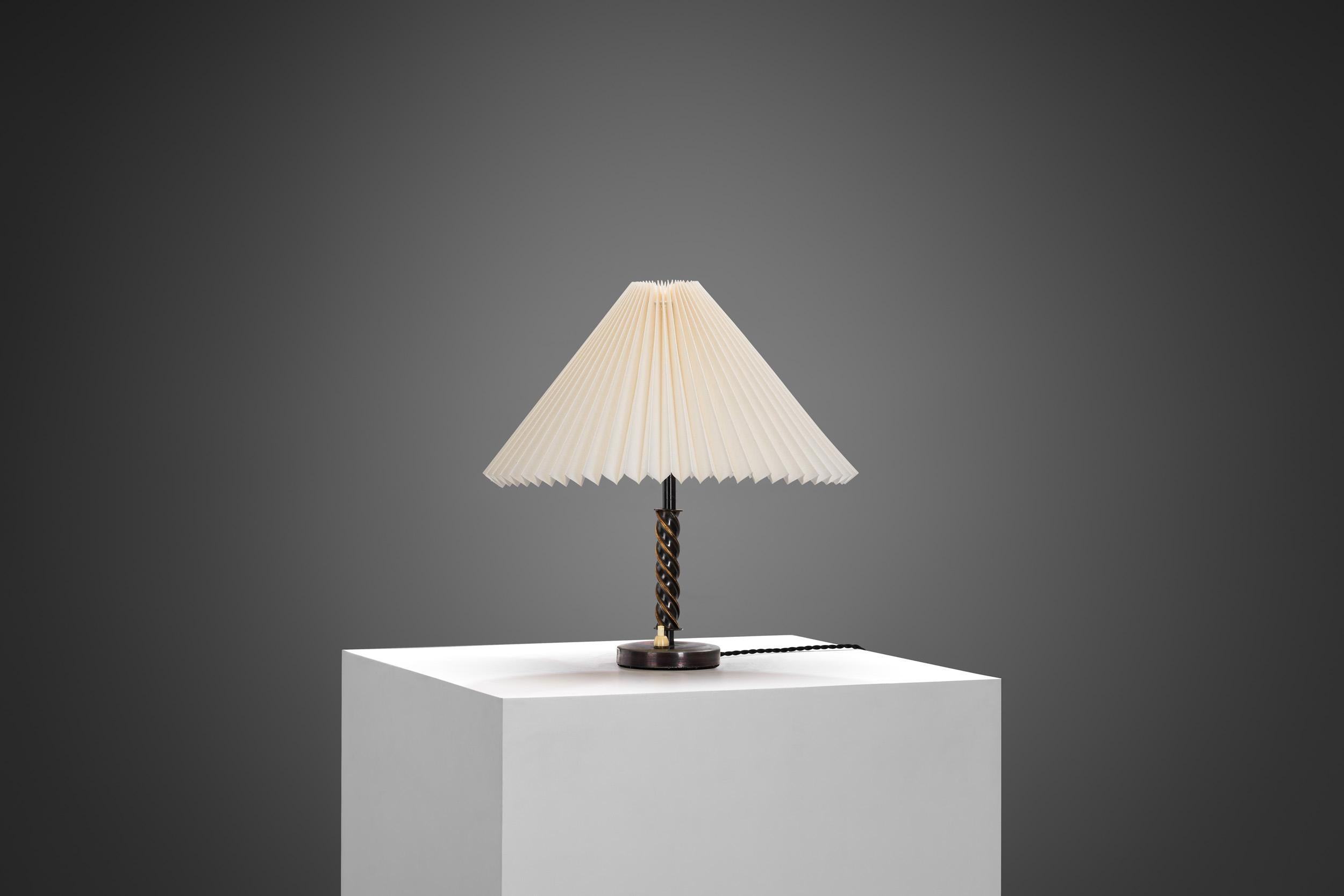 Mid-Century Modern Scandinavian Table Lamp with Pleated Empire Lampshade, Scandinavia ca 1940s