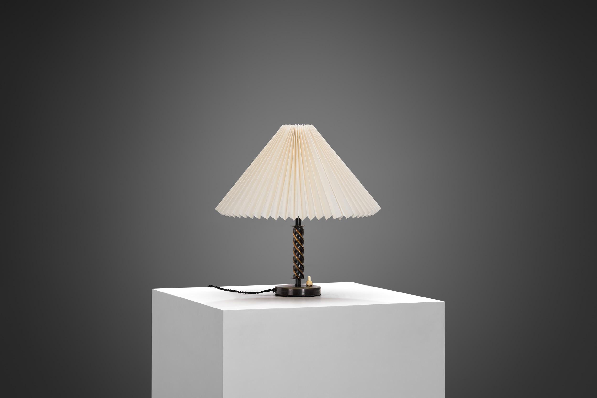 Mid-20th Century Scandinavian Table Lamp with Pleated Empire Lampshade, Scandinavia ca 1940s