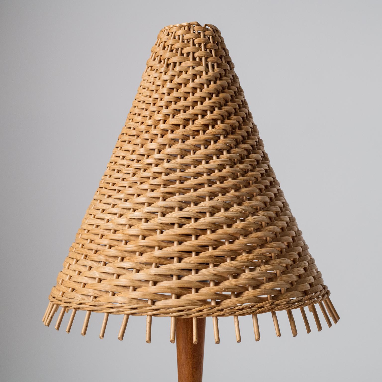 table lamp with rattan shade