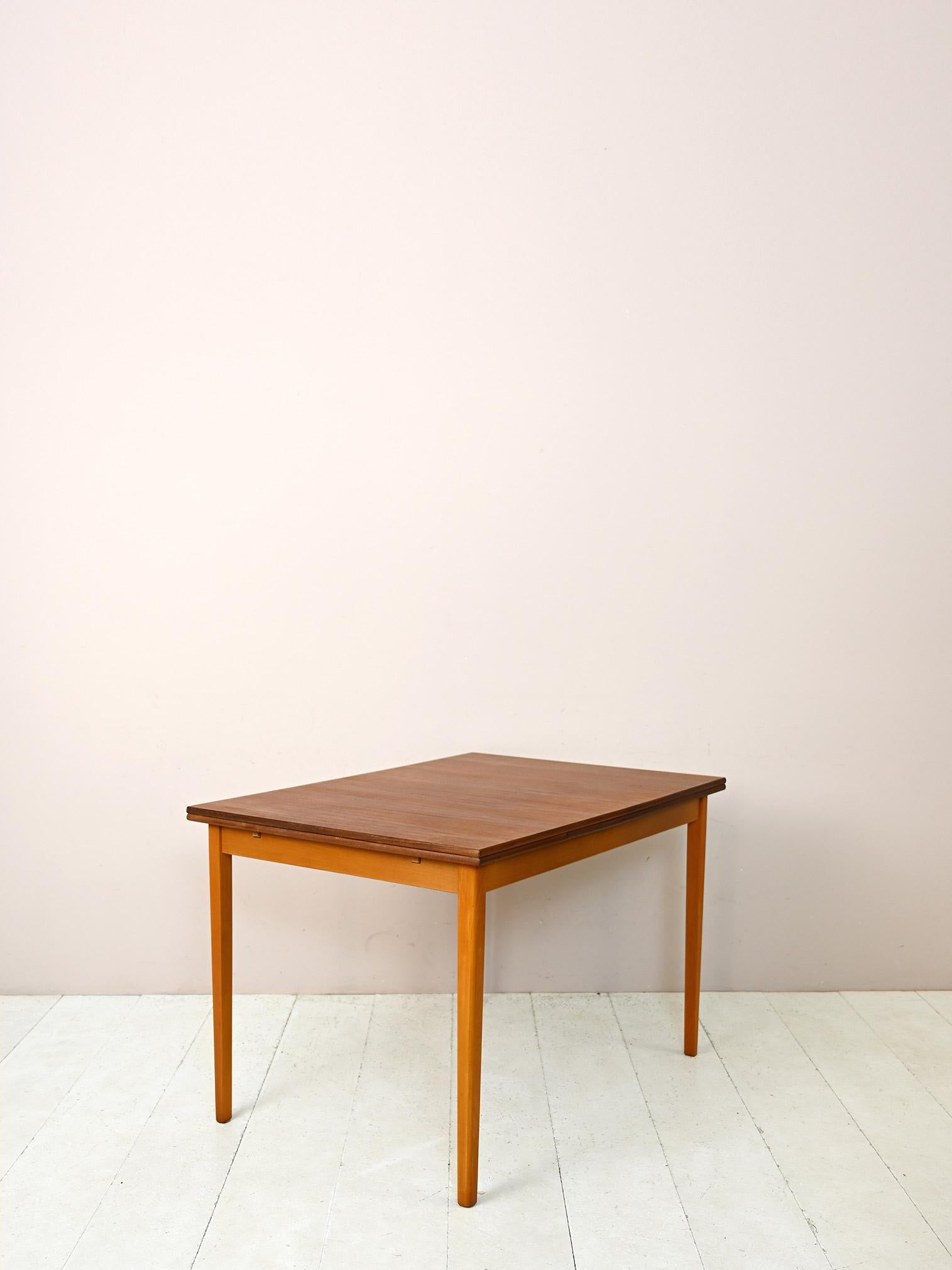 Scandinavian Table with Pull-Out Planks In Good Condition For Sale In Brescia, IT