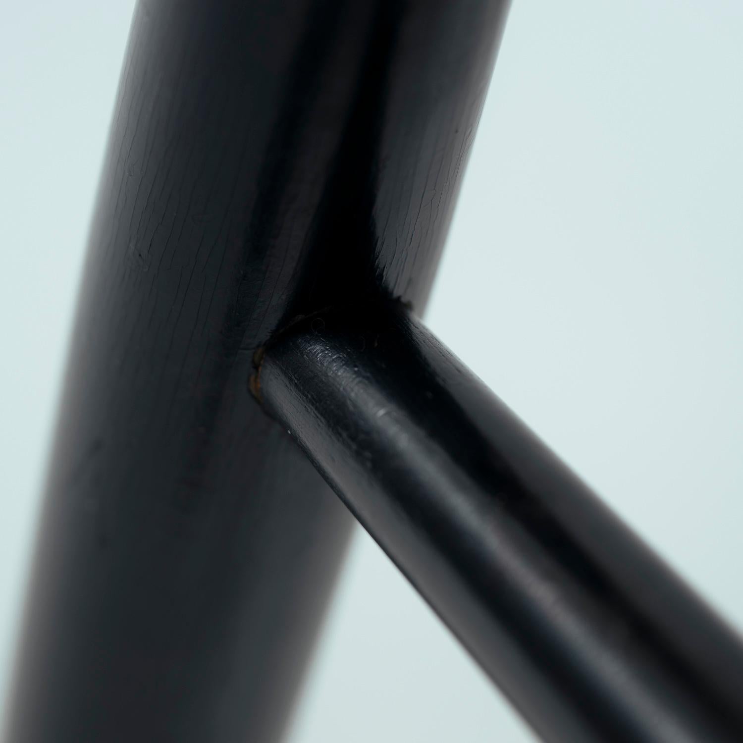 Chaises à dossier fuseau en teck noir à la manière de Brisk One, set de 6 en vente 4
