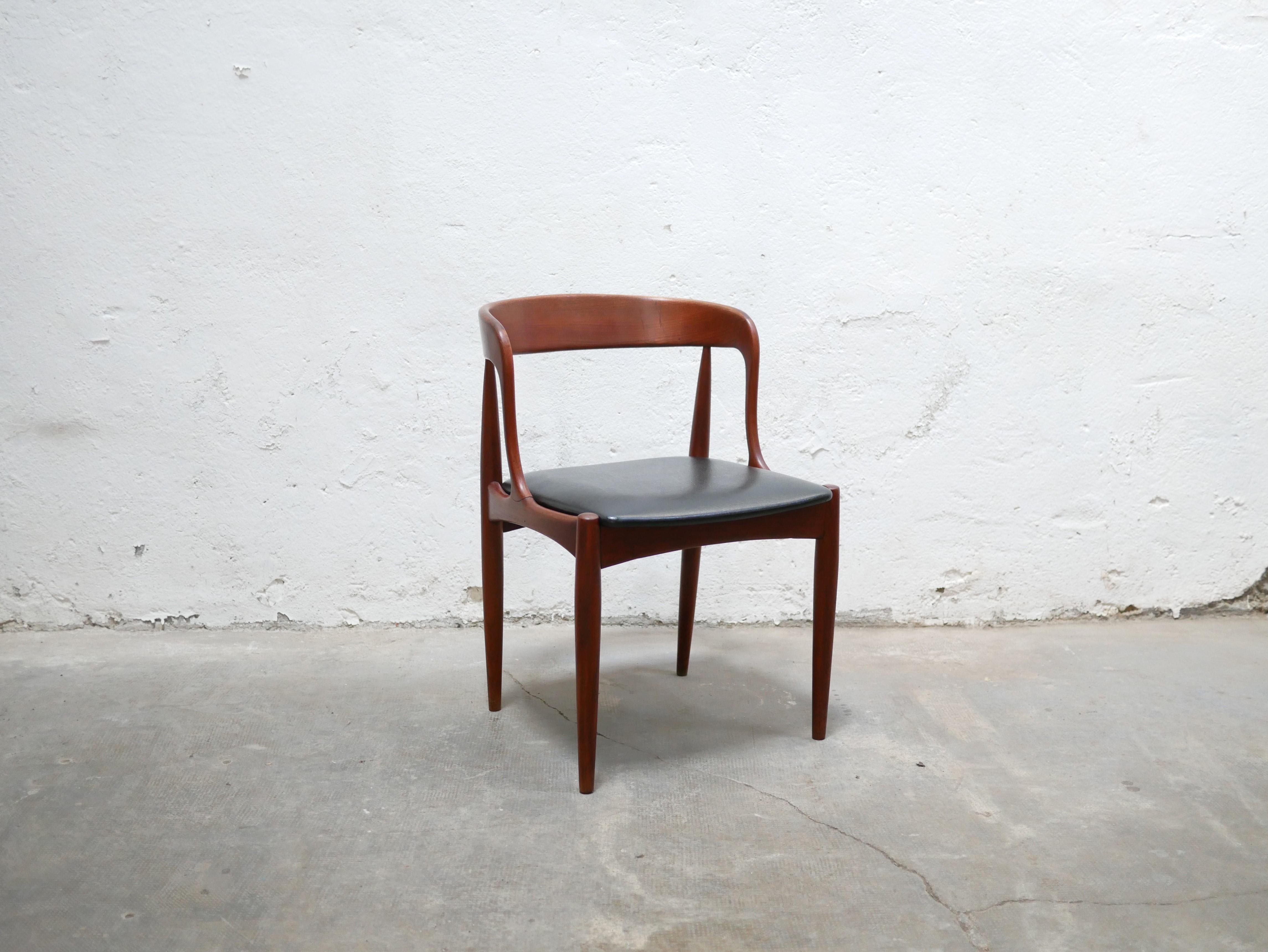 XX secolo Sedia scandinava in teak di J. Andersen per Uldum Mobelfabrik in vendita