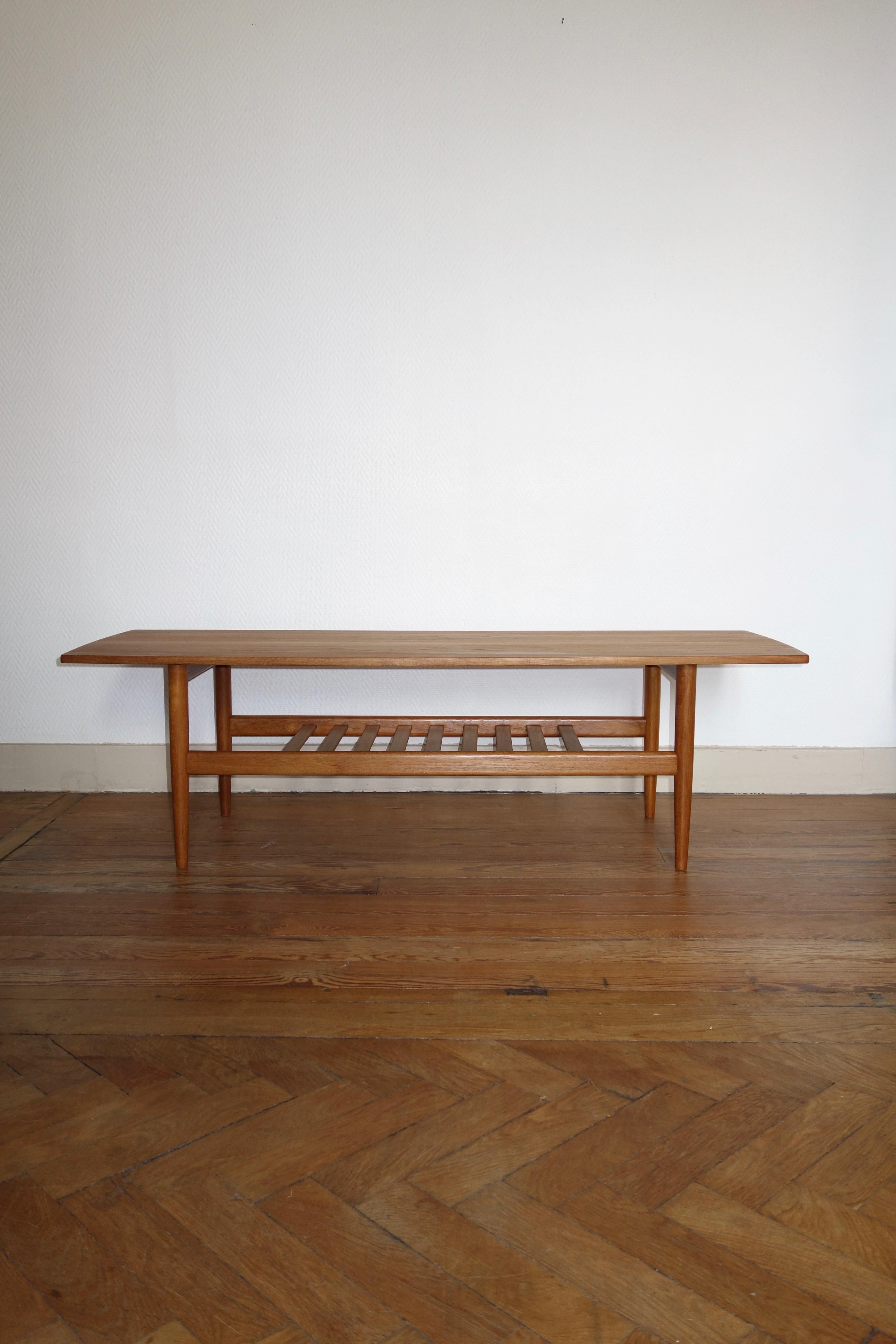 Scandinavian Teak Coffee Table by Samcom, 1960s In Good Condition For Sale In BEAUNE, FR