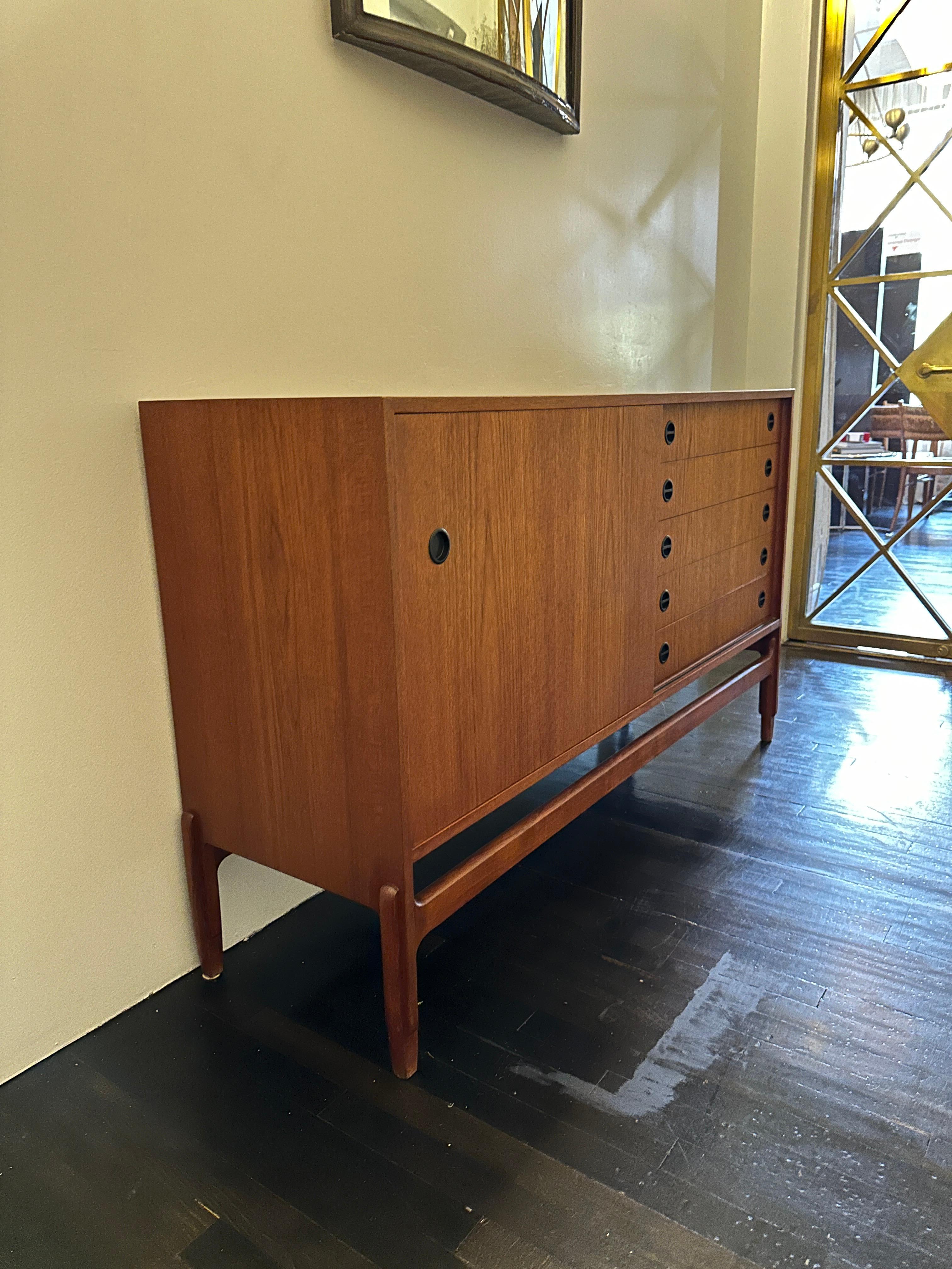 Scandinavian Teak Credenza designed by Ejnar Larsen & Aksel Bender Madsen For Sale 3