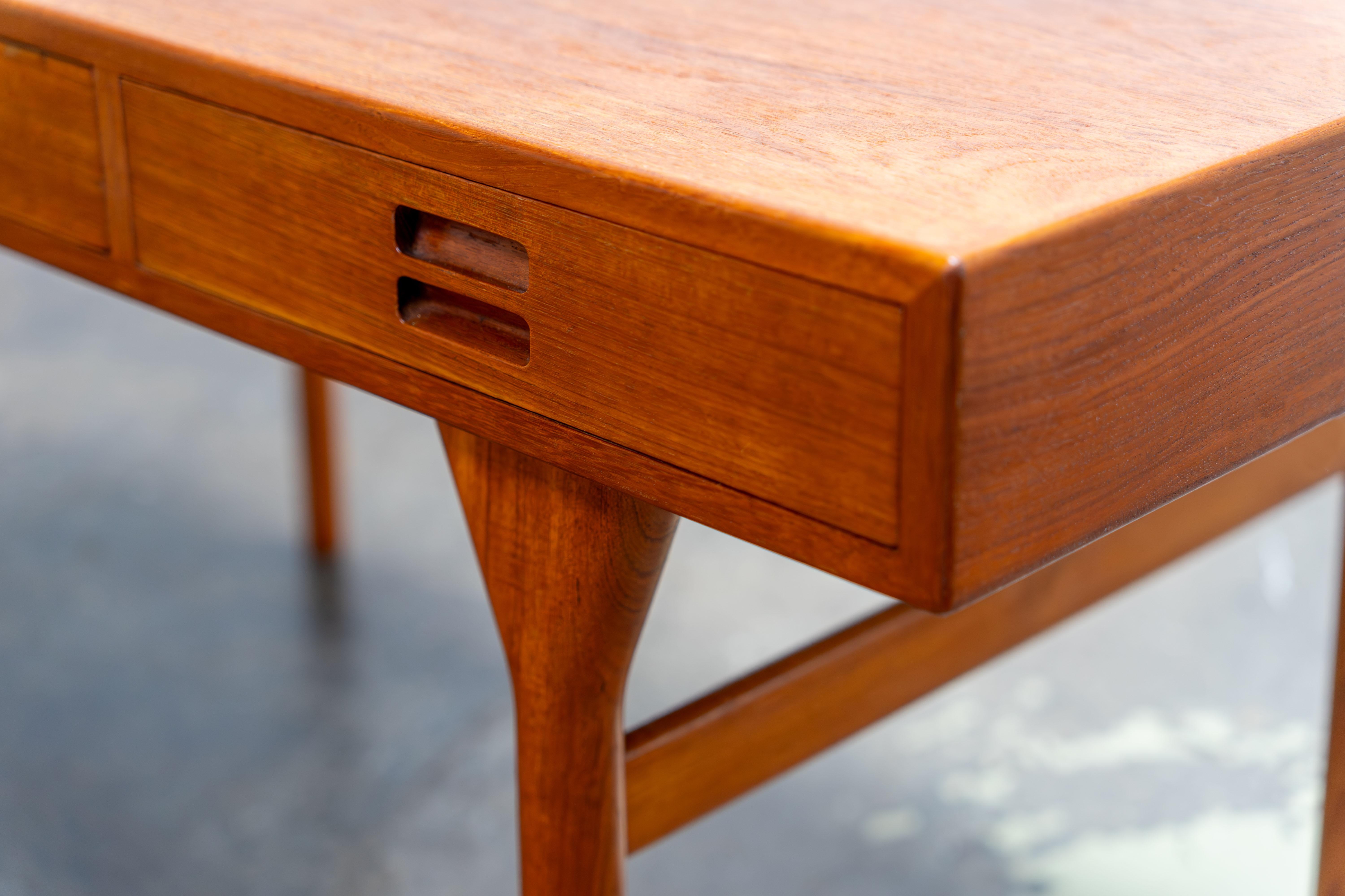 Scandinavian Teak Desk by Nanna Ditzel Søren Willardsen, Denmark, 1960s For Sale 11