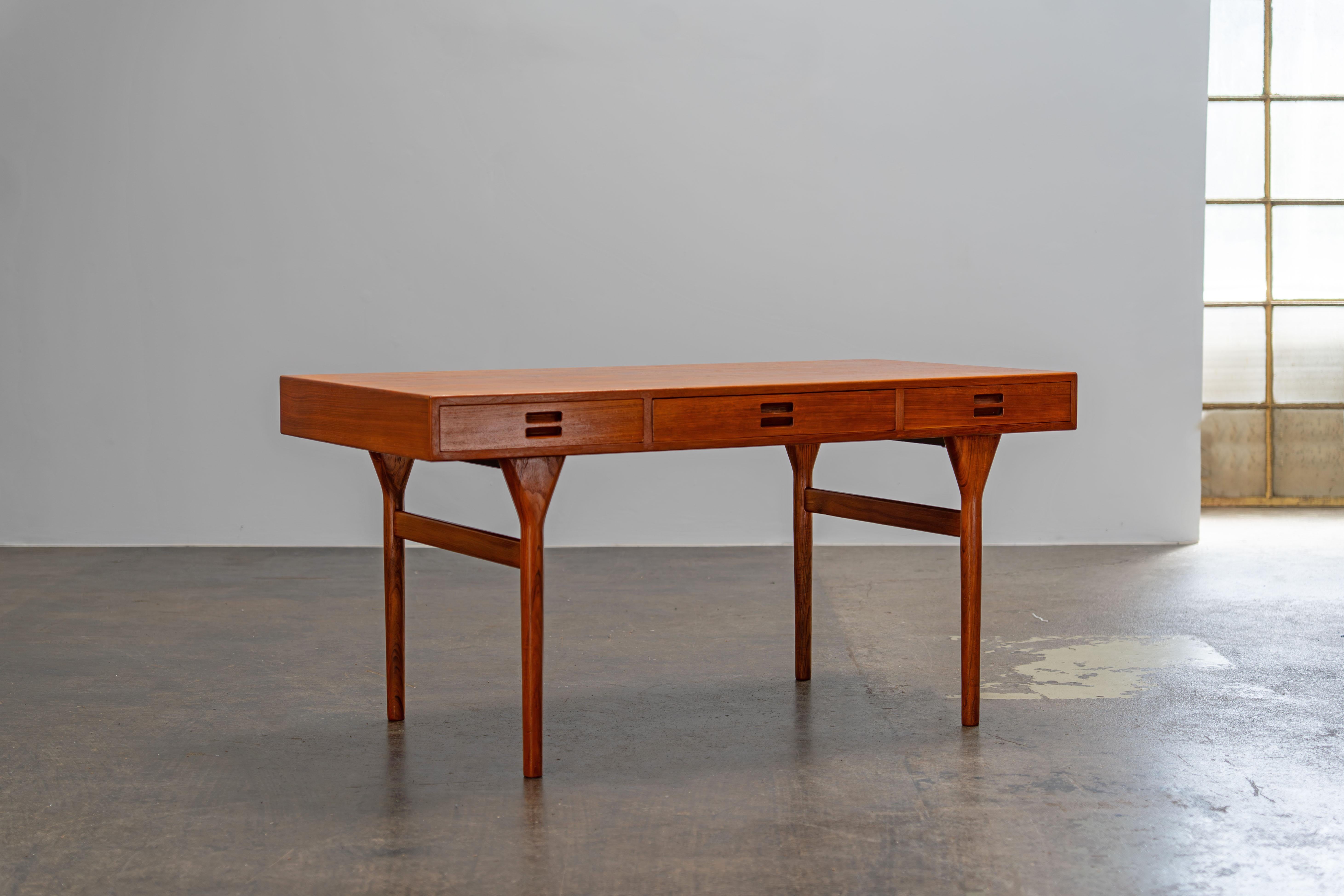 Scandinavian Teak Desk by Nanna Ditzel Søren Willardsen, Denmark, 1960s For Sale 2