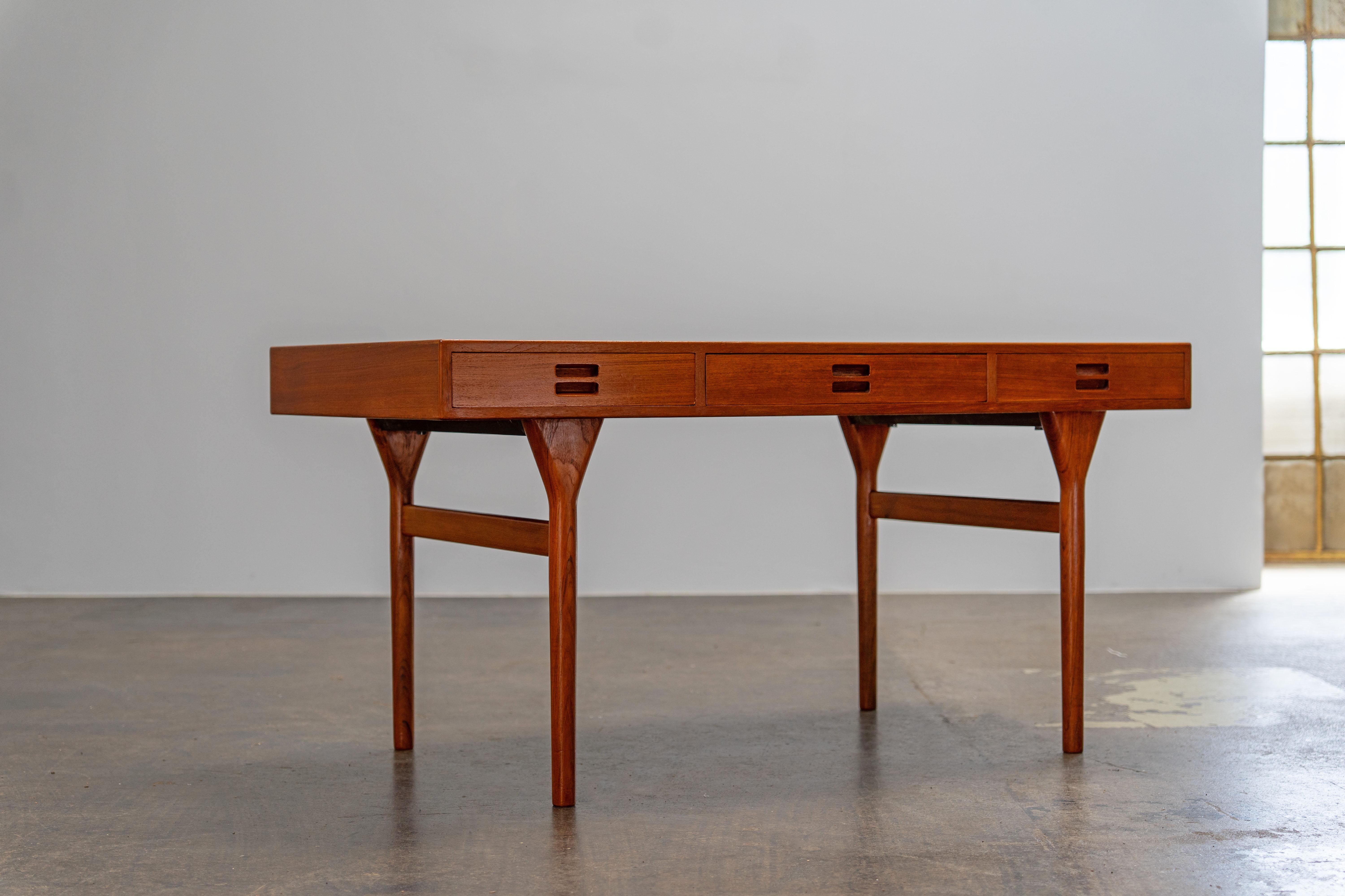 Scandinavian Teak Desk by Nanna Ditzel Søren Willardsen, Denmark, 1960s For Sale 3