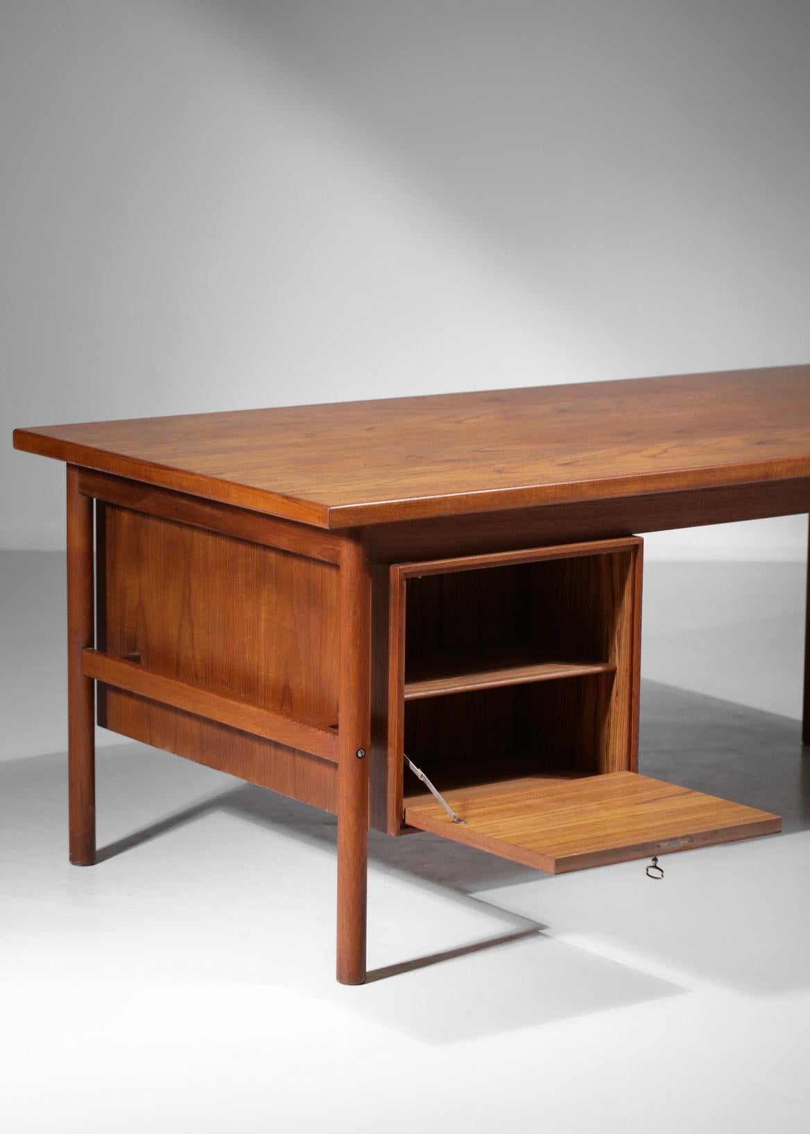Scandinavian Teak Desk in the Kai Kristiansen Style from the 60s Danish, E522 1