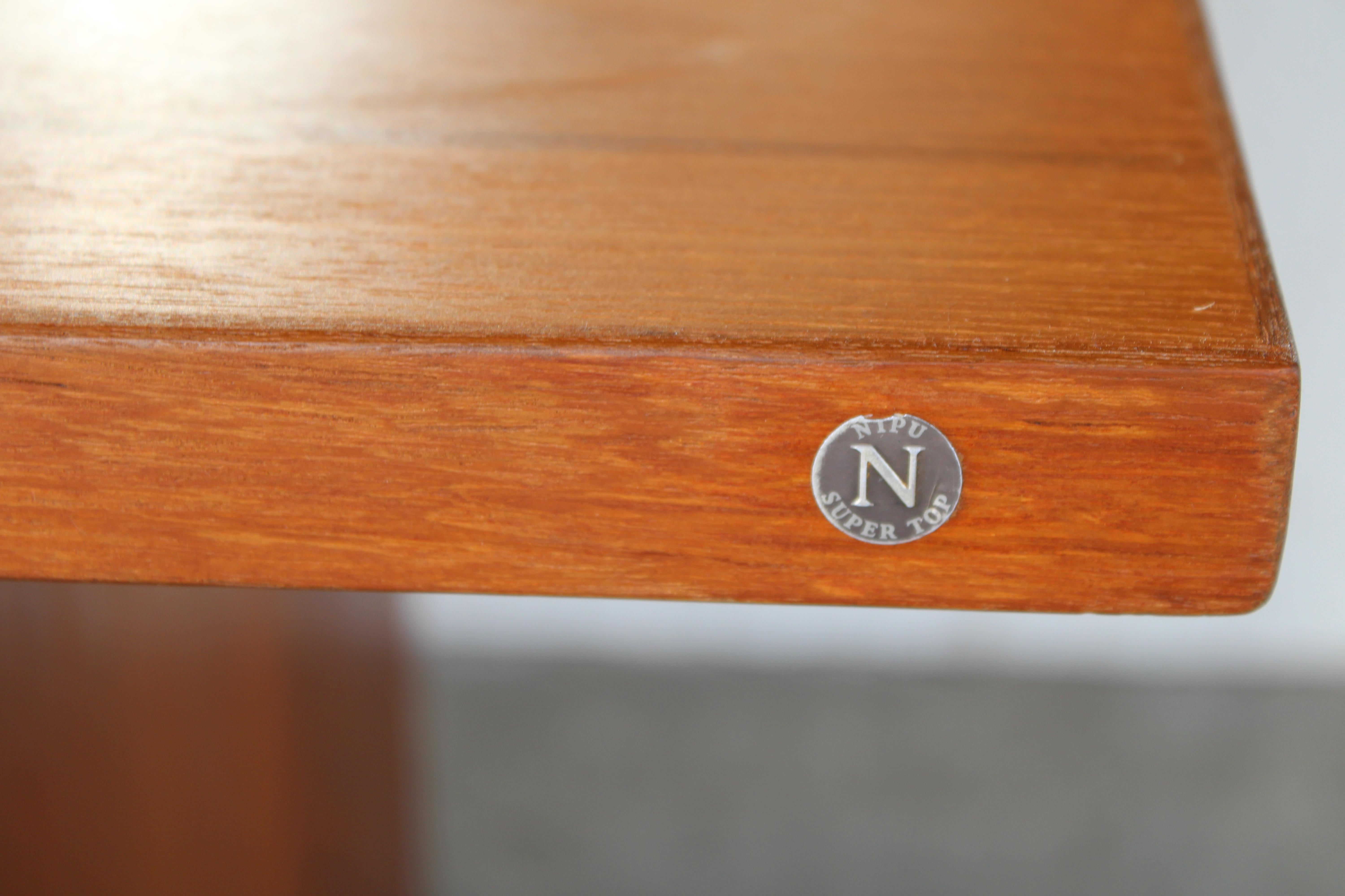 Scrivania scandinava in teak prodotta da Nipu in vendita 3
