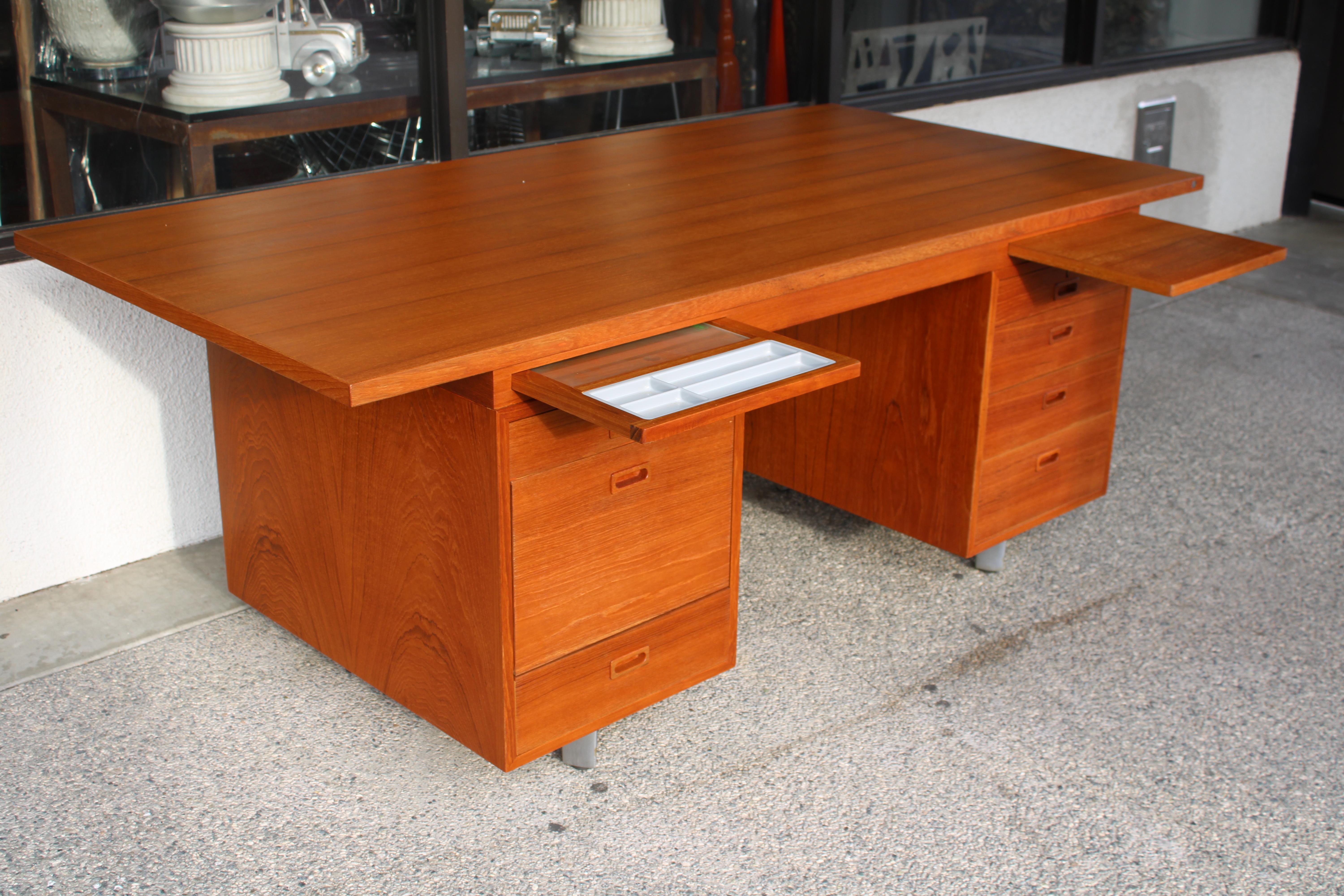 Danish Scandinavian Teak Desk Manufactured by Nipu For Sale