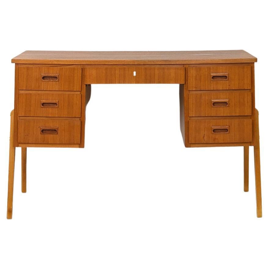 Scandinavian Vintage Desk For Sale at 1stDibs