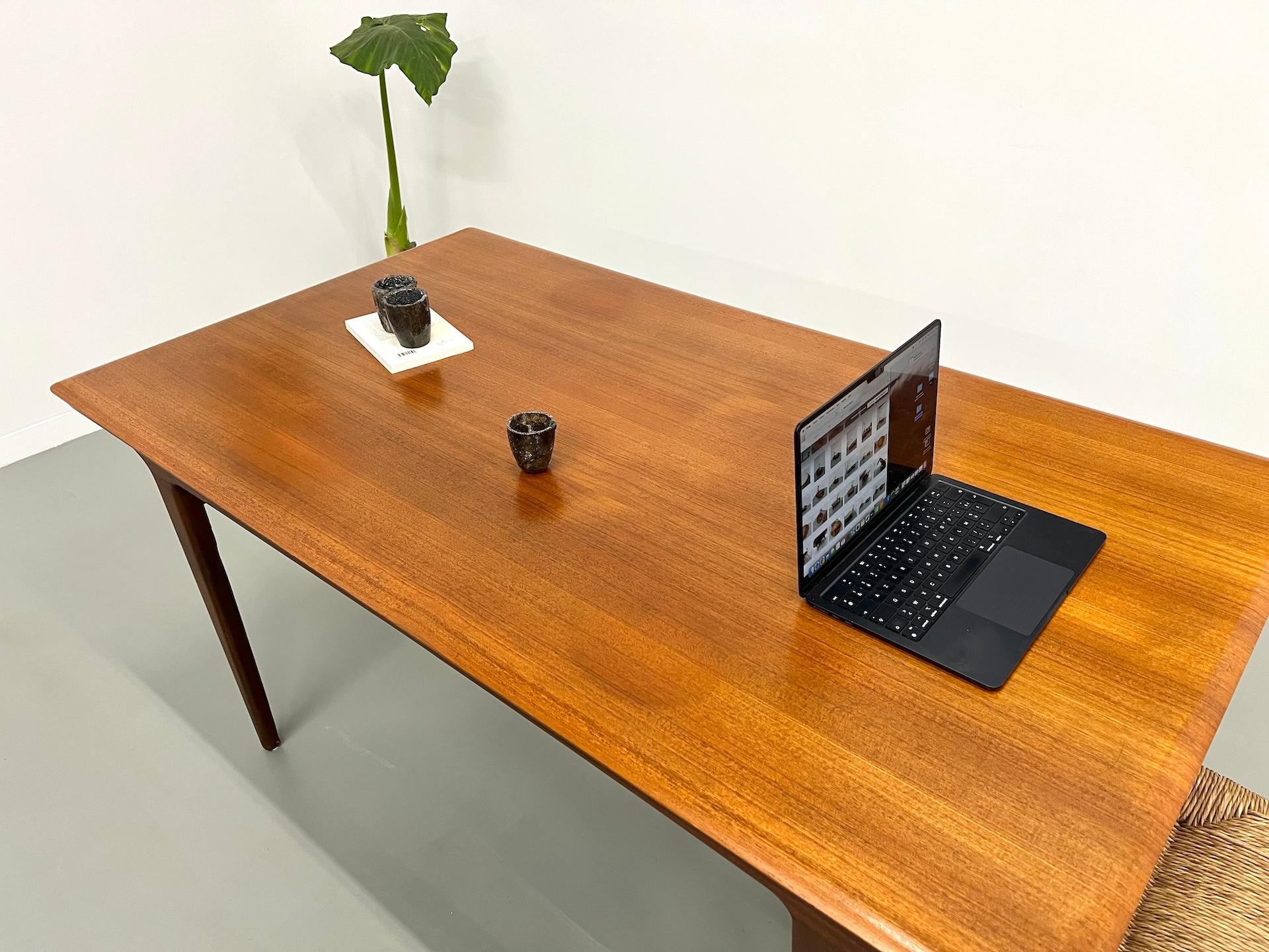 Scandinavian teak dining table, extendable, 1960's For Sale 3
