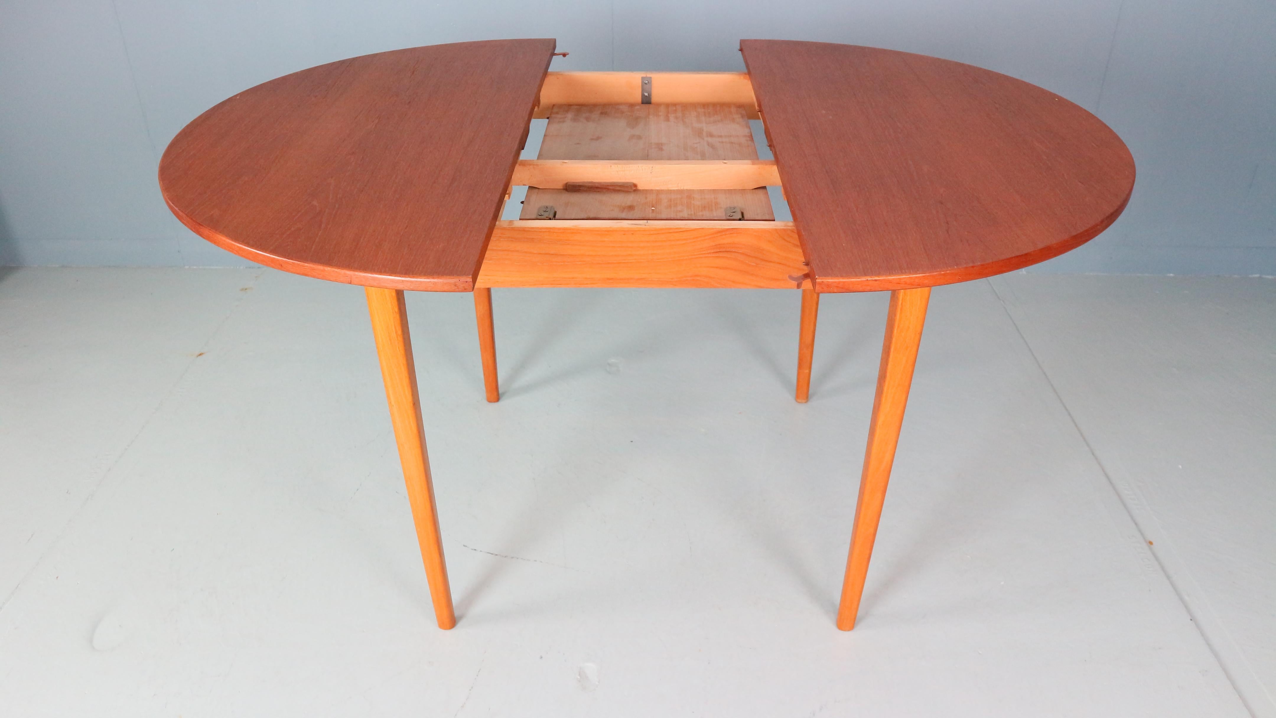 Scandinavian Teak Extendable Oval / Round Dinning Table, 1960, Denmark 4