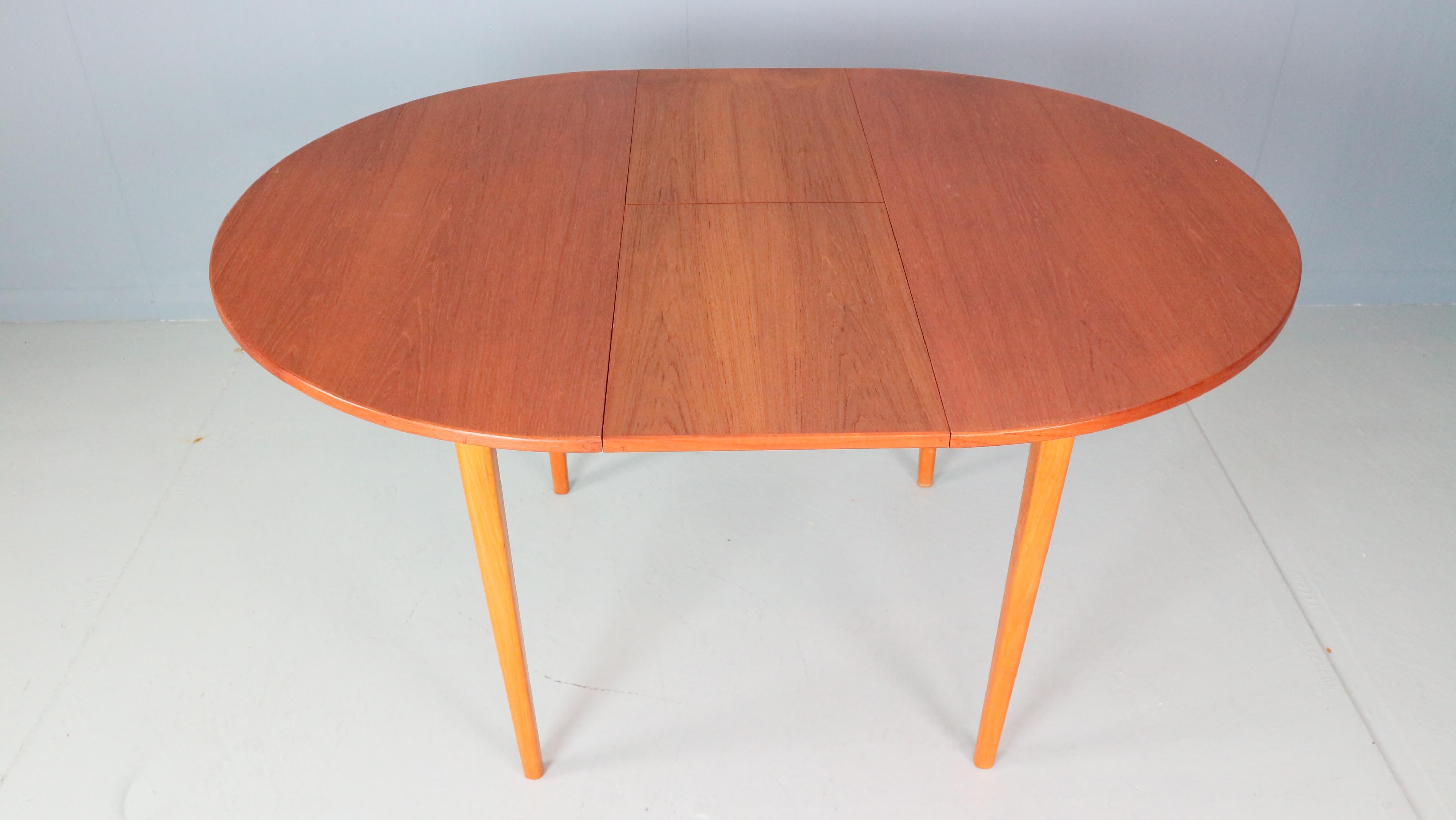 Scandinavian Teak Extendable Oval / Round Dinning Table, 1960, Denmark 5