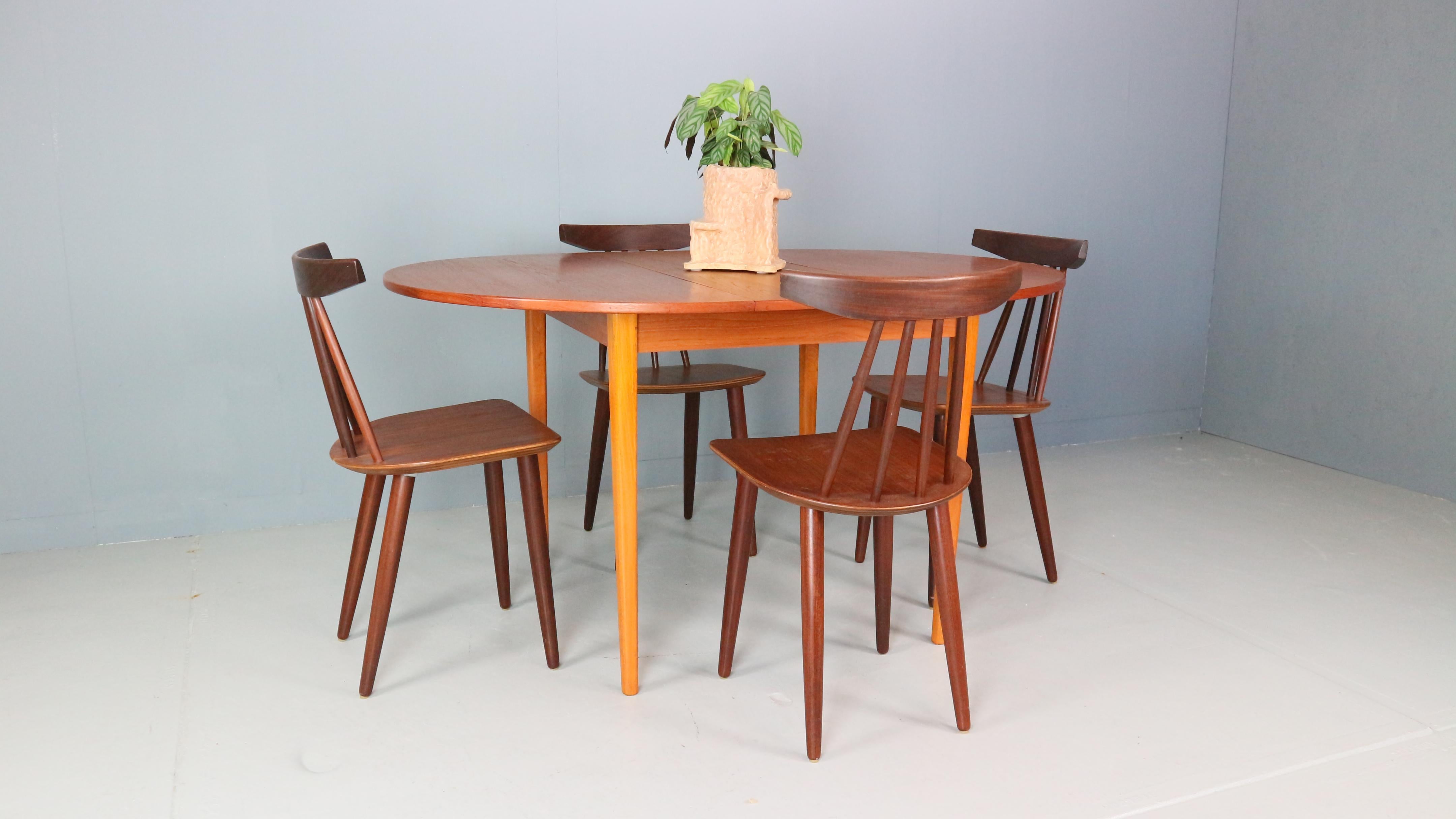 Scandinavian Teak Extendable Oval / Round Dinning Table, 1960, Denmark 9