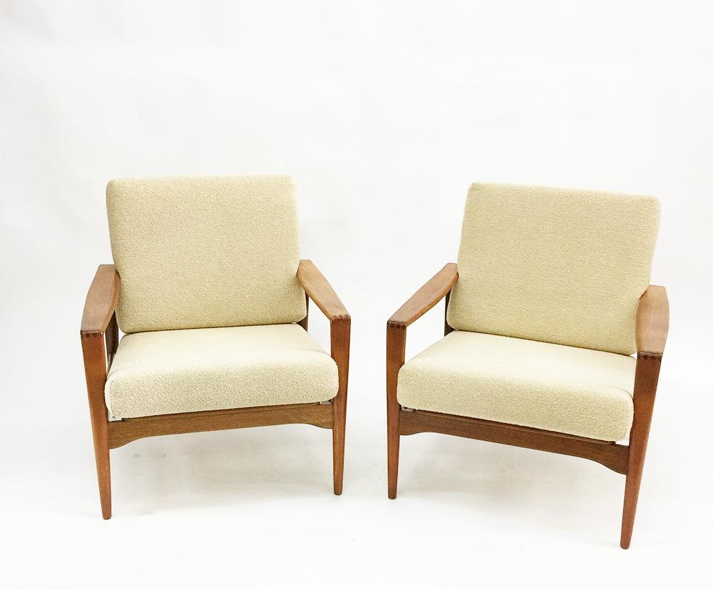 Scandinavian teak lounge chairs, 1960s

Unknown designer, but see details of the wood in the pictures

The measurement is 79 cm high and 69 cm wide
The depth is 75 cm and seat height is 44 cm
The weight each chair is approx. 11 kilo