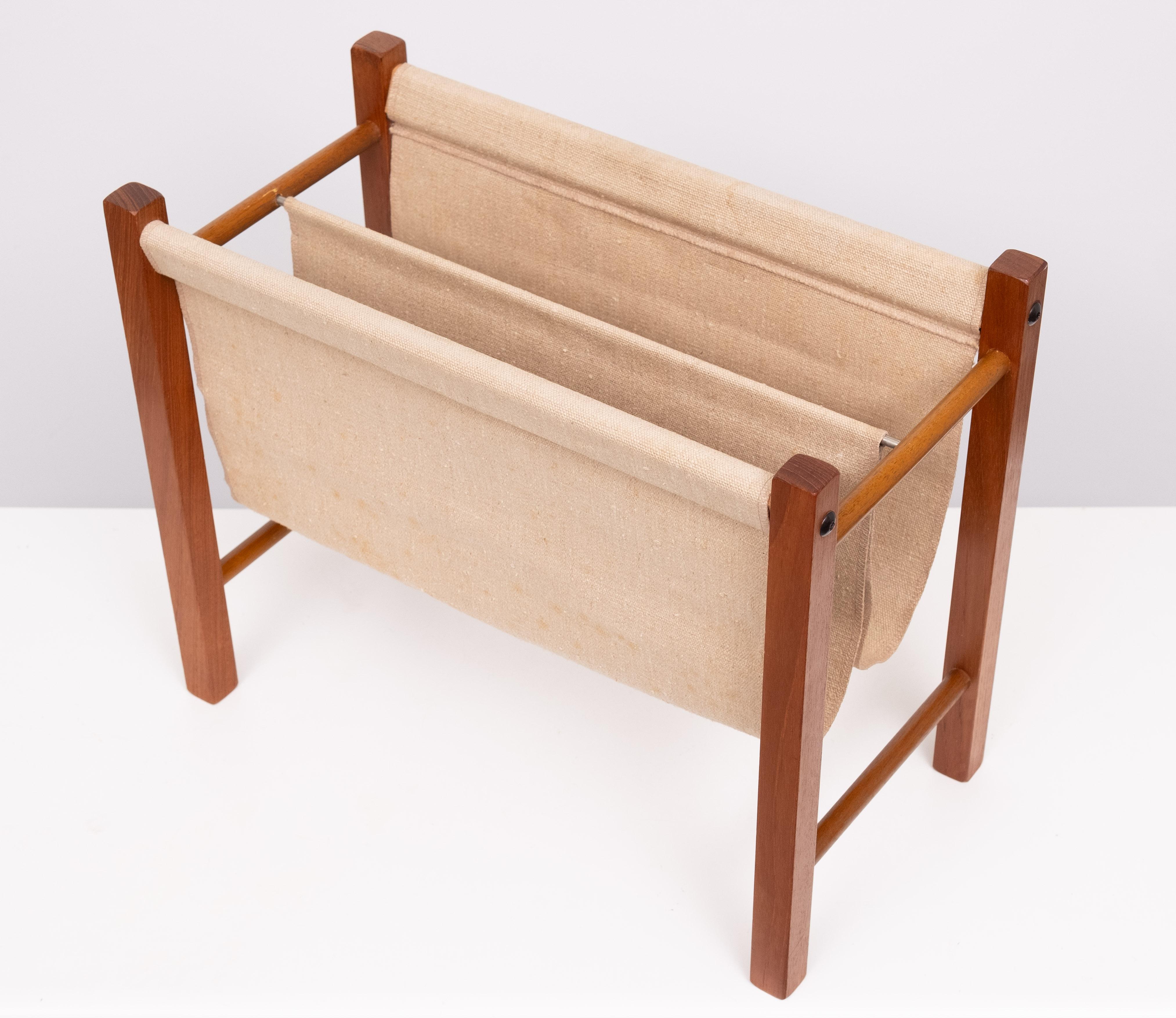 Mid-Century moderno Portariviste scandinavo in teak  1960s in vendita