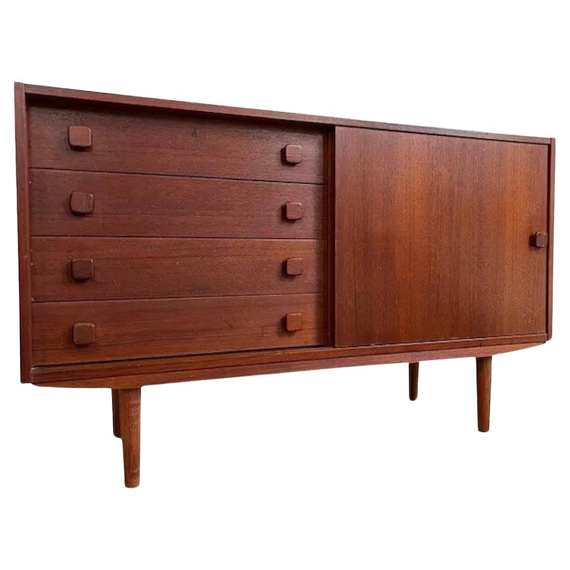 Skandinavisches Sideboard aus Teakholz aus der Mitte des Jahrhunderts, 1960er Jahre im Angebot