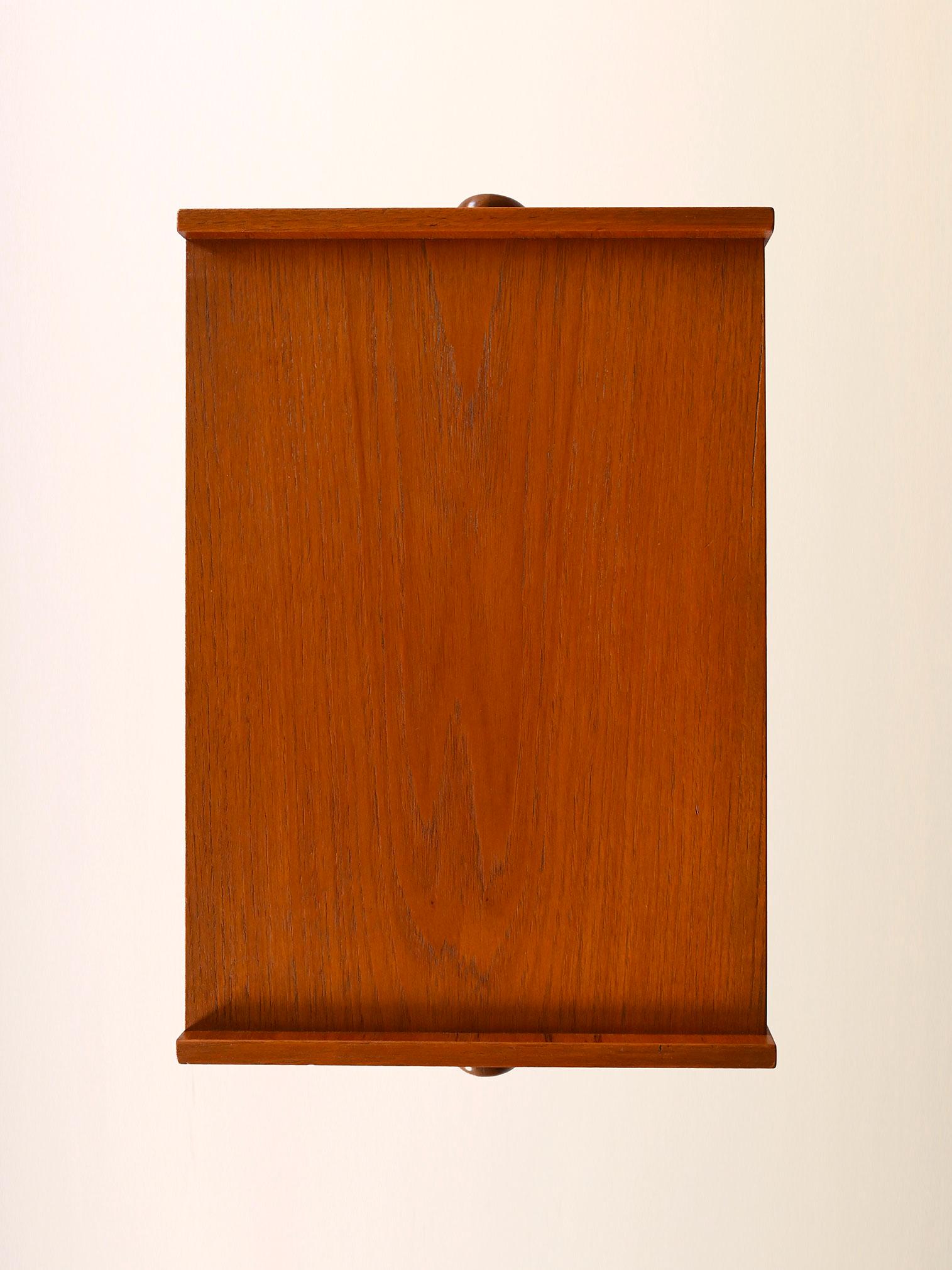 Table de nuit scandinave en teck en vente 3