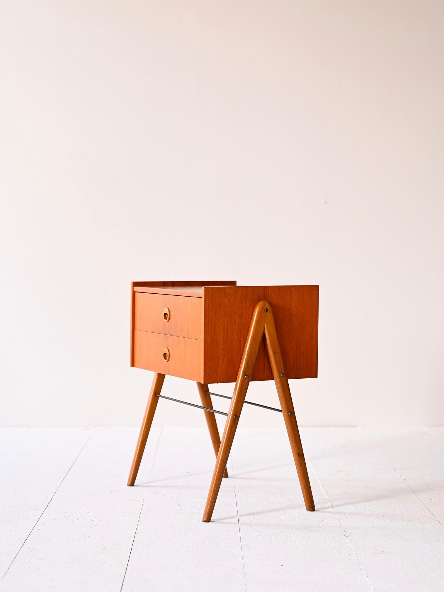 Table de nuit scandinave en teck Bon état - En vente à Brescia, IT
