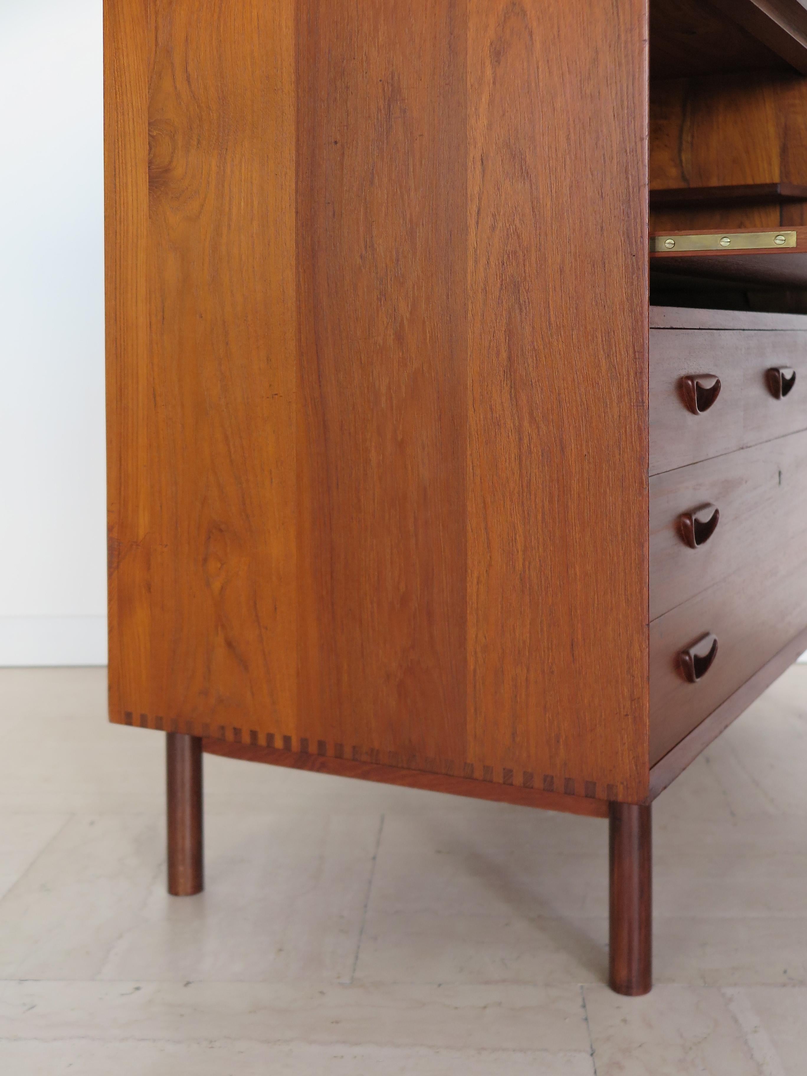 Scandinavian Teak Peter Hvidt & Orla Molgaard Nielsen Chest Bar Cabinet, 1960s For Sale 4