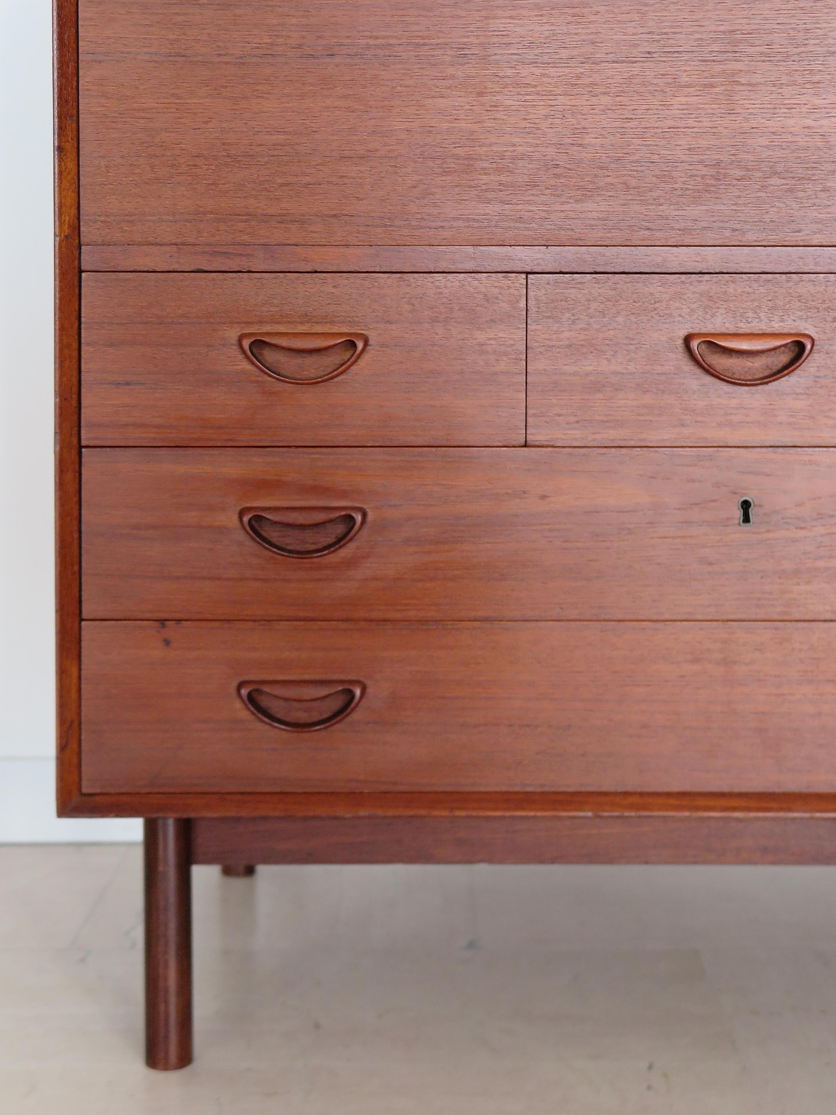 Scandinavian Teak Peter Hvidt & Orla Molgaard Nielsen Chest Bar Cabinet, 1960s For Sale 6