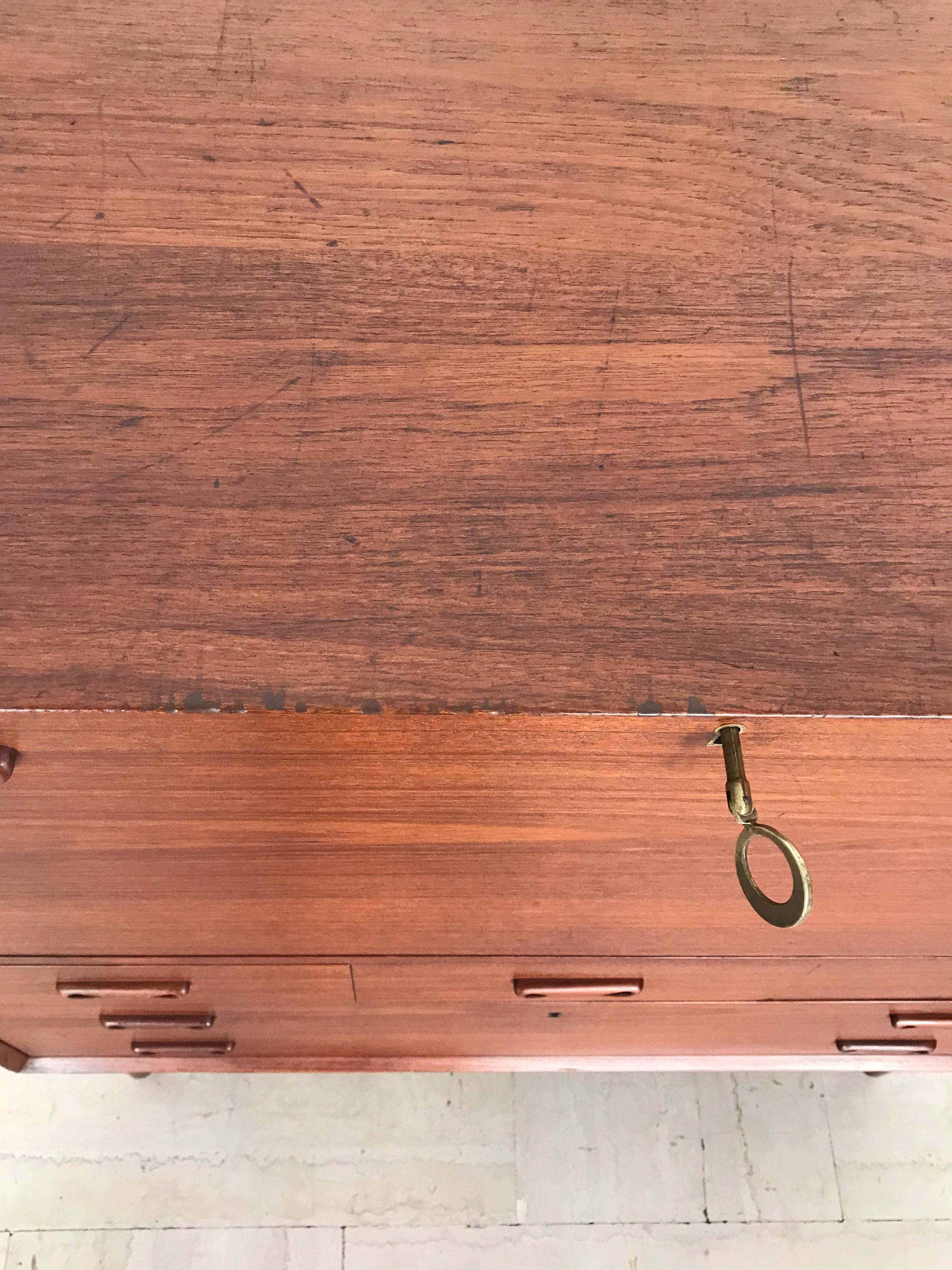 Scandinavian Teak Peter Hvidt & Orla Molgaard Nielsen Chest Bar Cabinet, 1960s For Sale 1