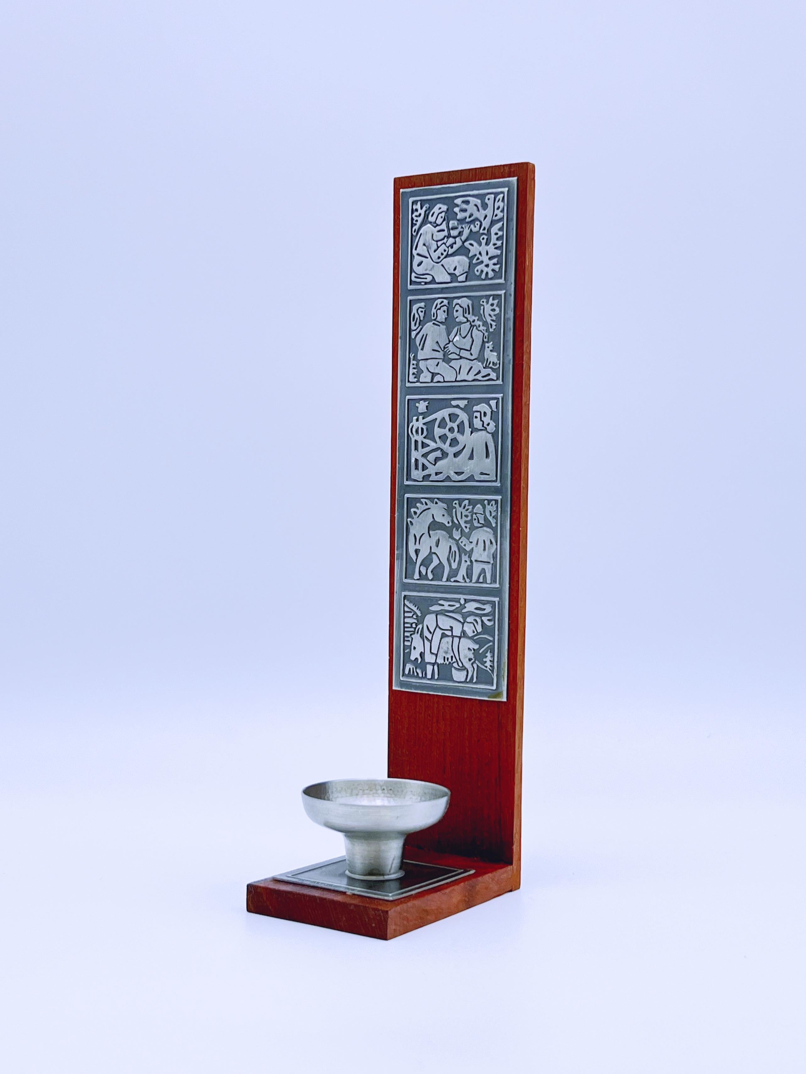 Candelero/soporte de pared escandinavo de teca y peltre, Noruega Años 60 Noruego en venta