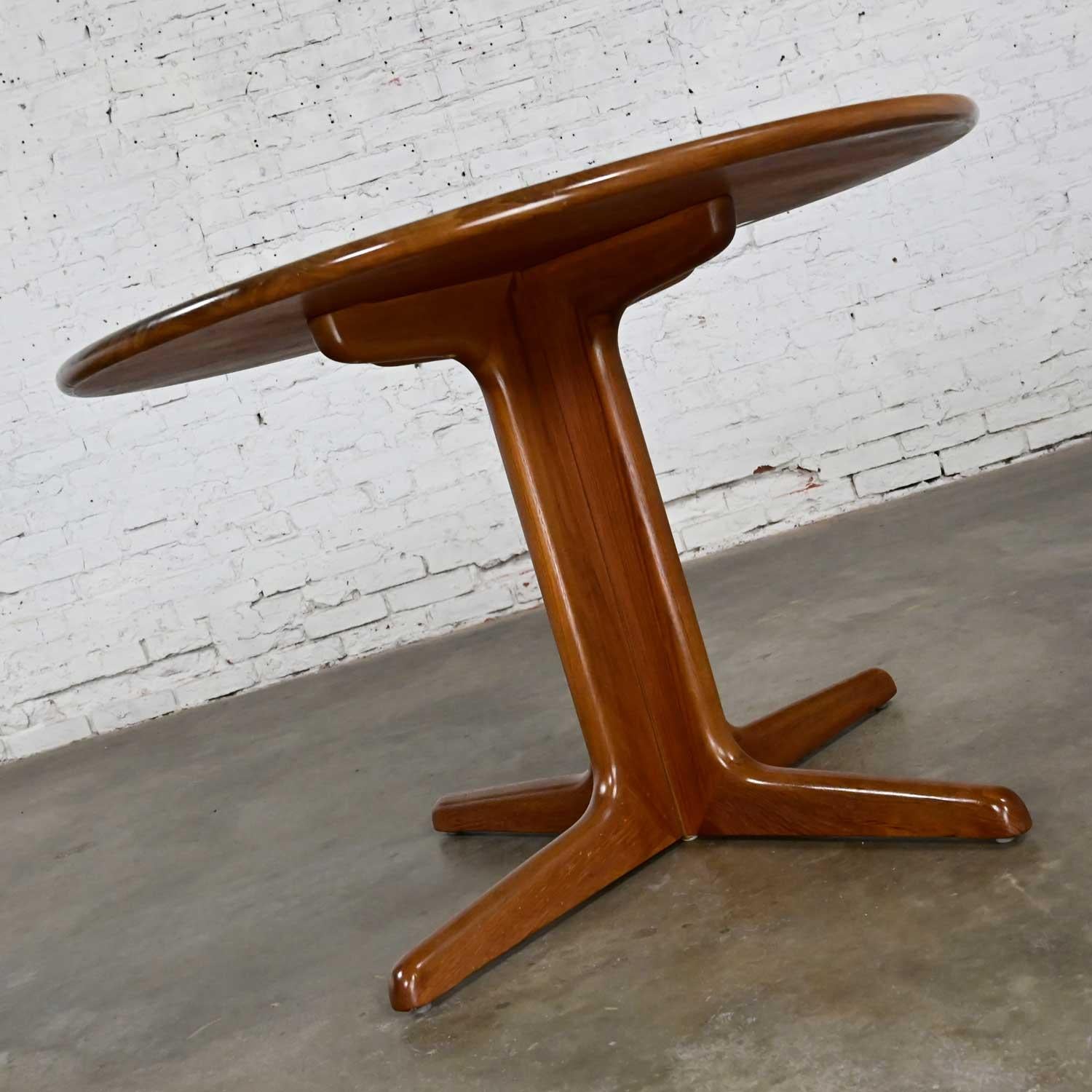 Scandinavian Modern Scandinavian Teak Round Top Pedestal Base Dining Table Kd Furniture by Sun Furn