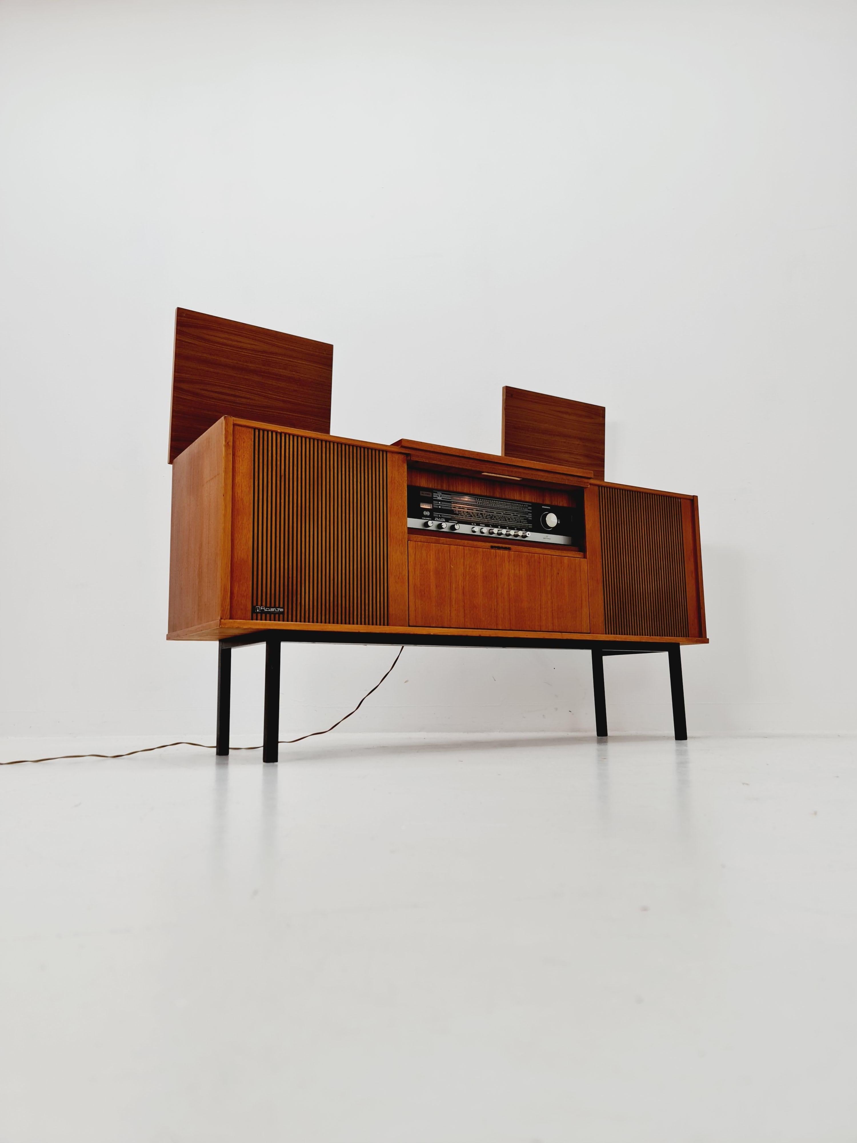 Scandinavian teak Sidboard Record player Dual 1210 , radio by Senderwahl For Sale 2