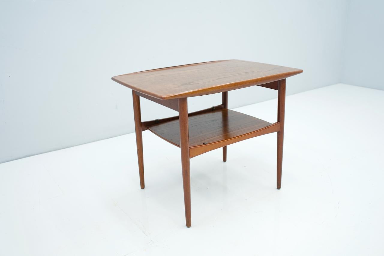 Scandinavian Teak Side Table, 1960s For Sale 1