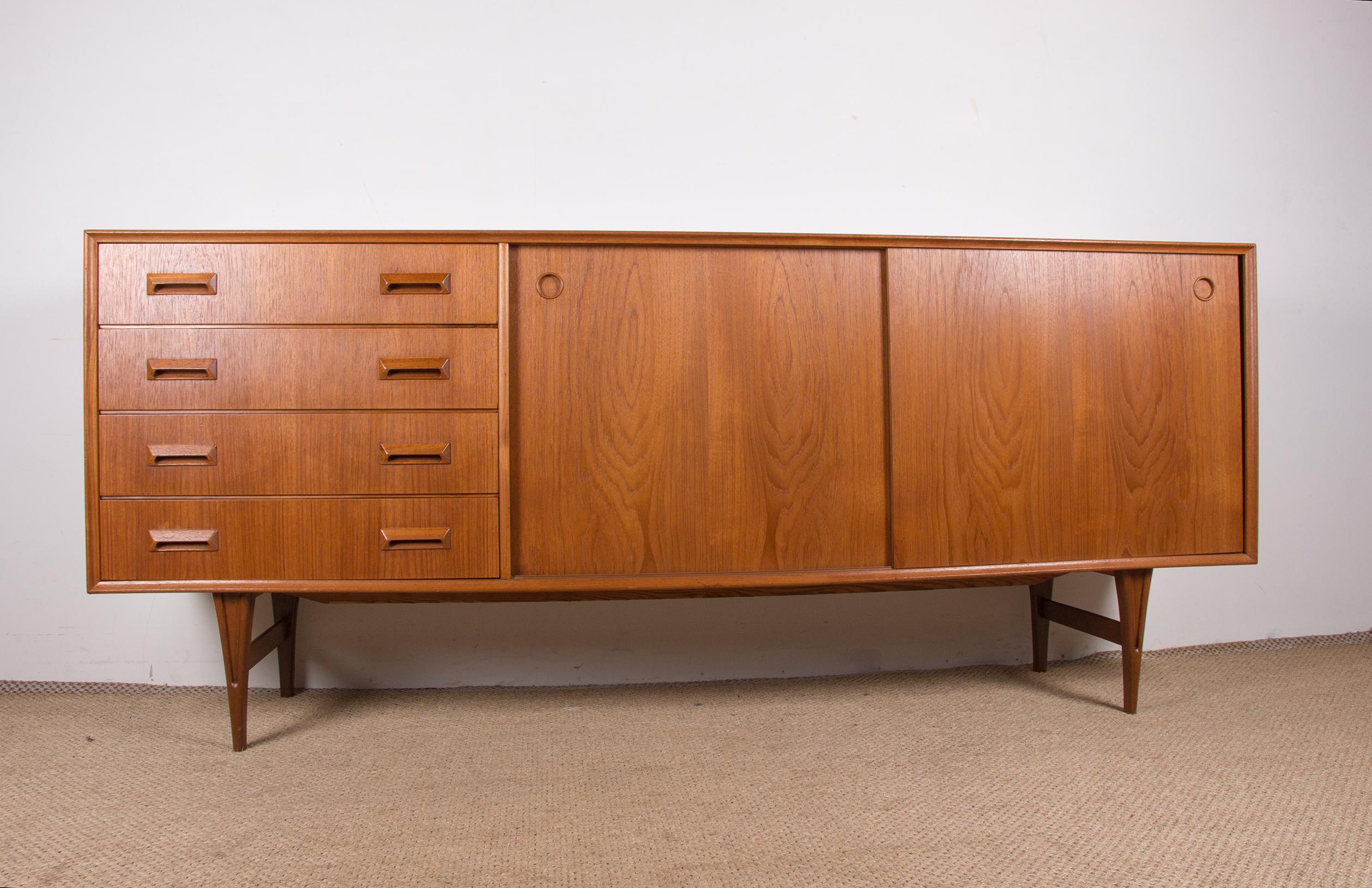 Scandinavian teak sideboard, 200 cm, 1960. In Excellent Condition For Sale In JOINVILLE-LE-PONT, FR