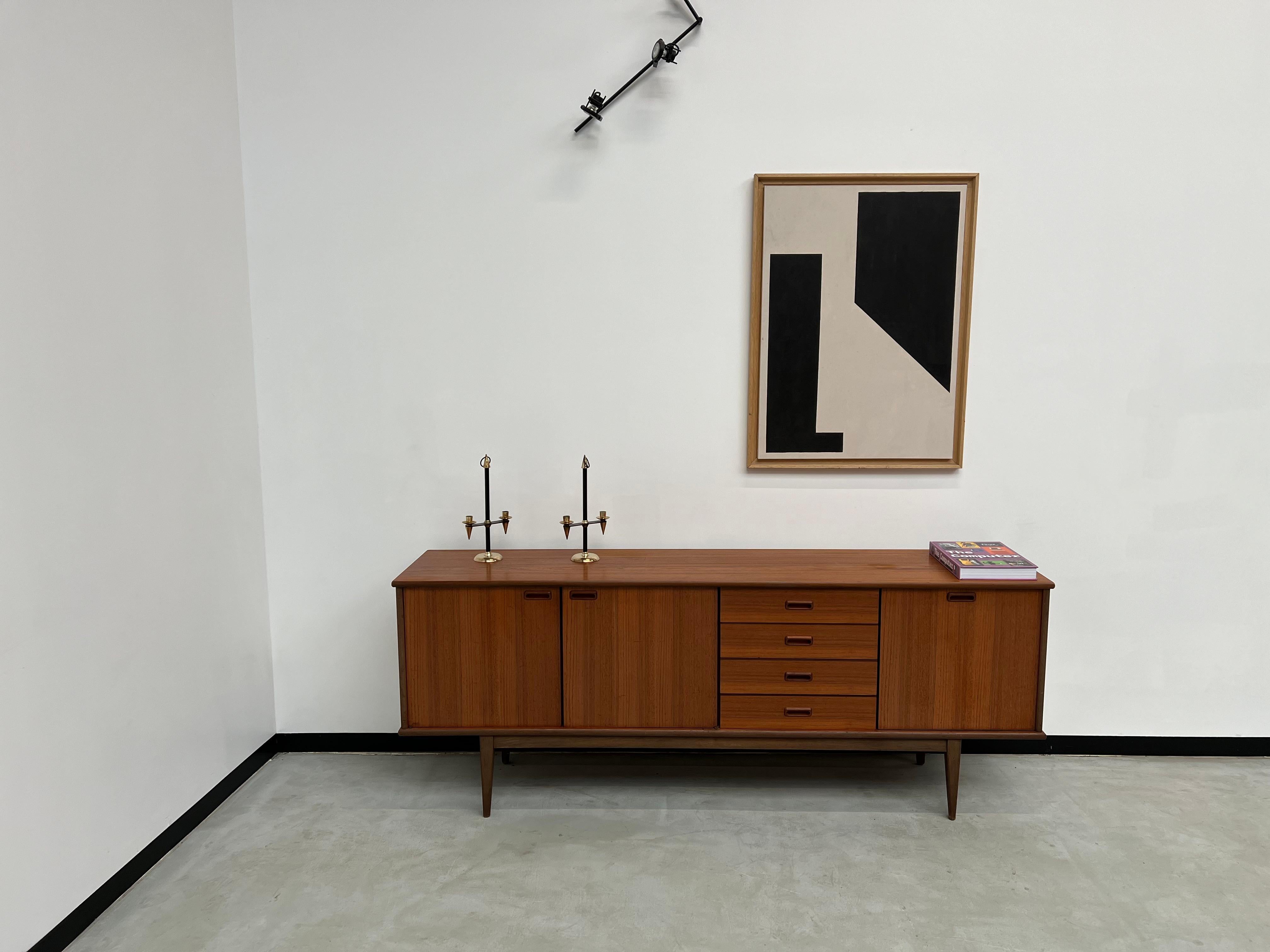 Skandinavisches Sideboard aus Teakholz, um 1960 (Skandinavische Moderne)