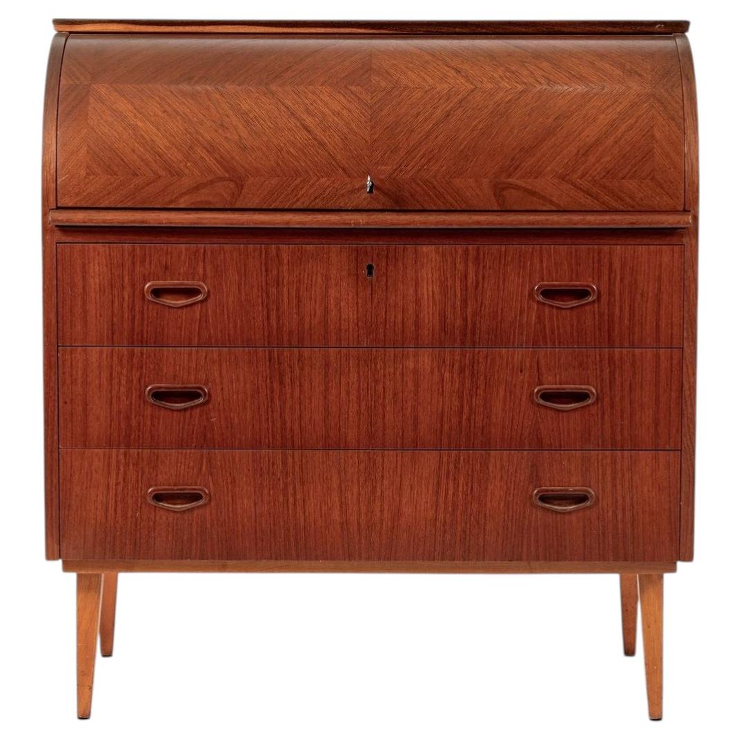 Escritorio secretario escandinavo con tapa enrollable de madera de teca, diseñado por Egon Ostergaard, fabricado en Suecia