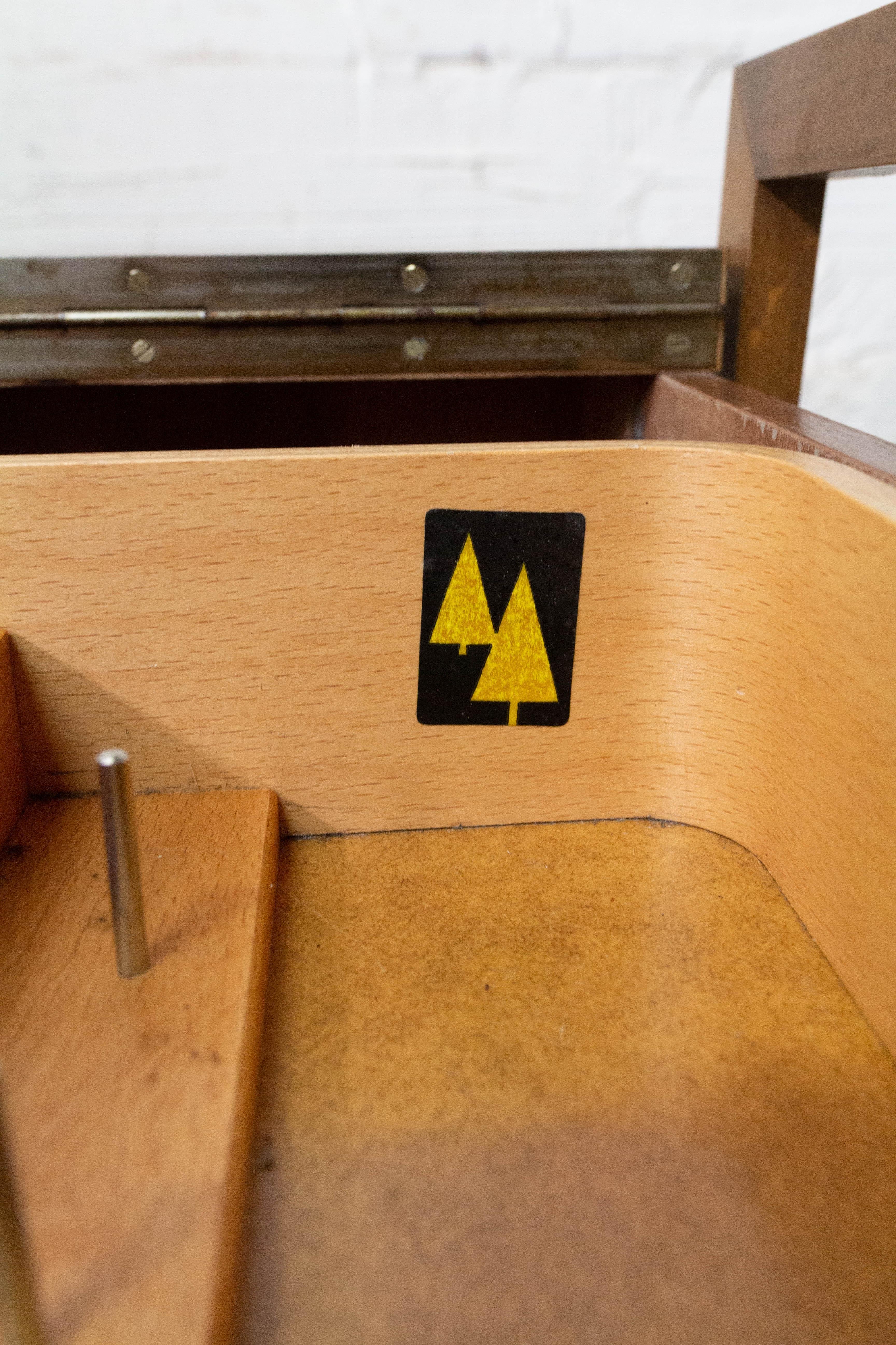 Table d'appoint ou table d'appoint scandinave à roulettes en bois de teck, milieu du siècle dernier en vente 6