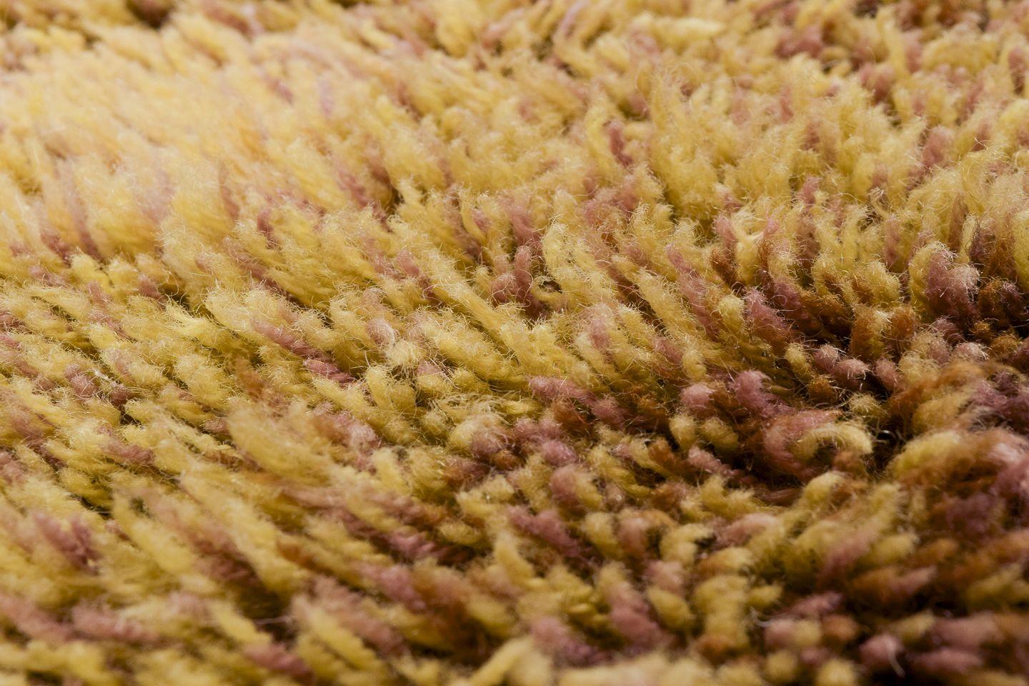 Artistique textile scandinave. Tapis en coton rya. Couleurs jaune brun et blanc. Excellent état - En vente à Copenhagen, DK