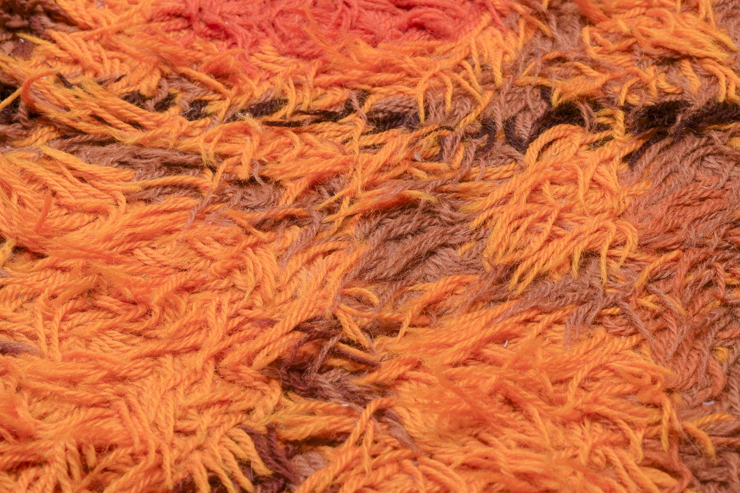 Les produits d'occasion sont exonérés de droits d'importation pour les clients américains. 
Par conséquent, aucun droit d'importation ne s'appliquera à votre achat.

Artistique textile scandinave.
Grand tapis en coton rya avec motif de l'âge de