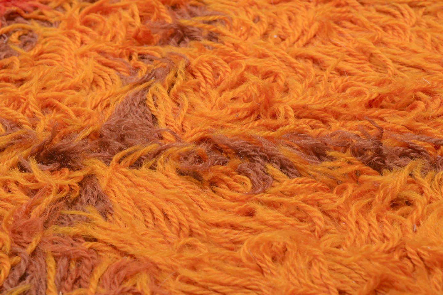 Scandinave Artistique textile scandinave. Grand tapis en coton rya. Motif de l'âge de l'espace. en vente