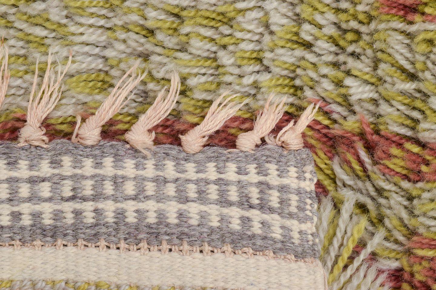 Designer textile scandinave. Tapis en coton rya. Motif de feuilles aux couleurs de l'automne. en vente 6