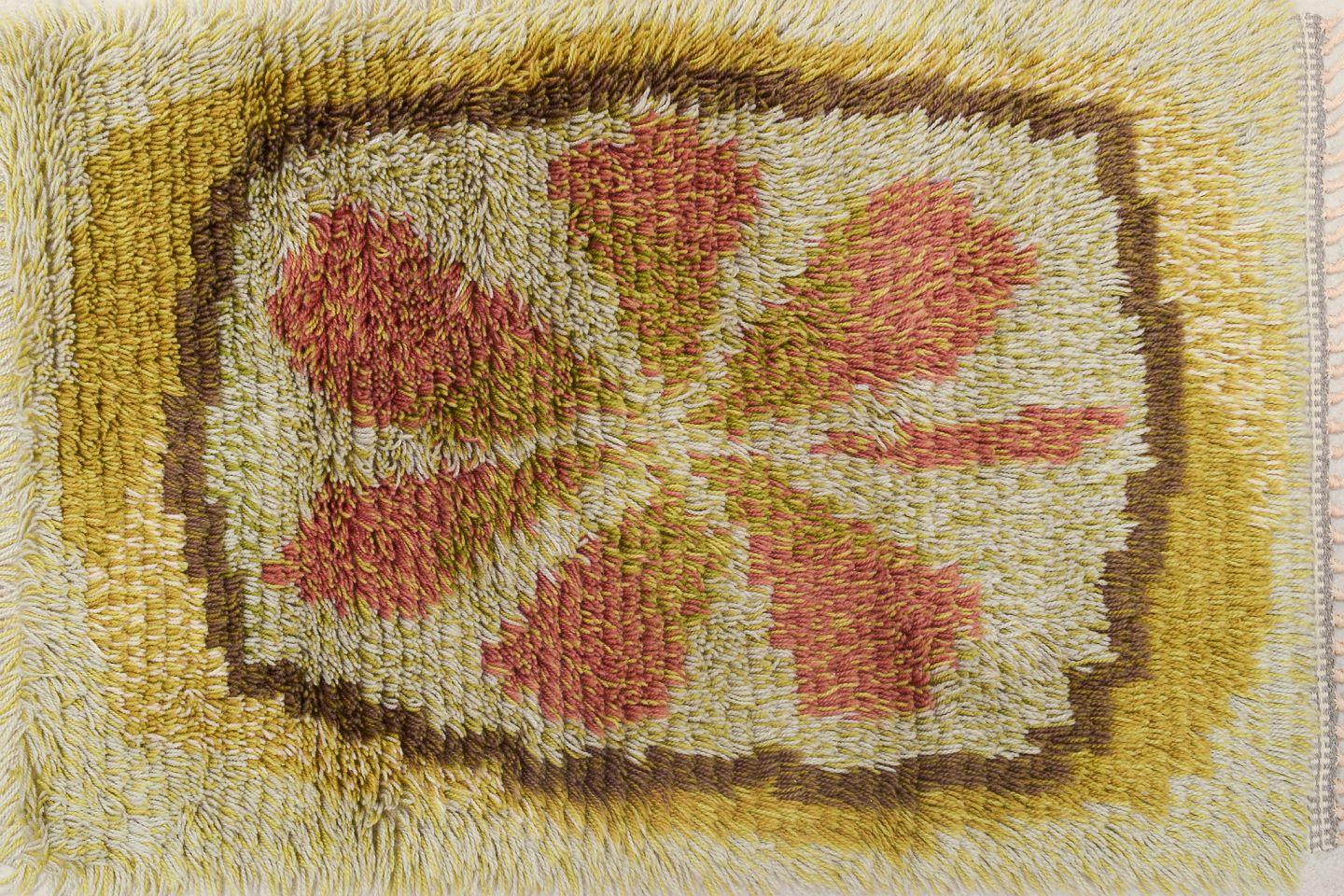 Les produits d'occasion sont exonérés de droits d'importation pour les clients américains. 
Par conséquent, aucun droit d'importation ne s'appliquera à votre achat.

Designer textile scandinave.
Tapis en coton rya.
Motif d'une feuille aux couleurs