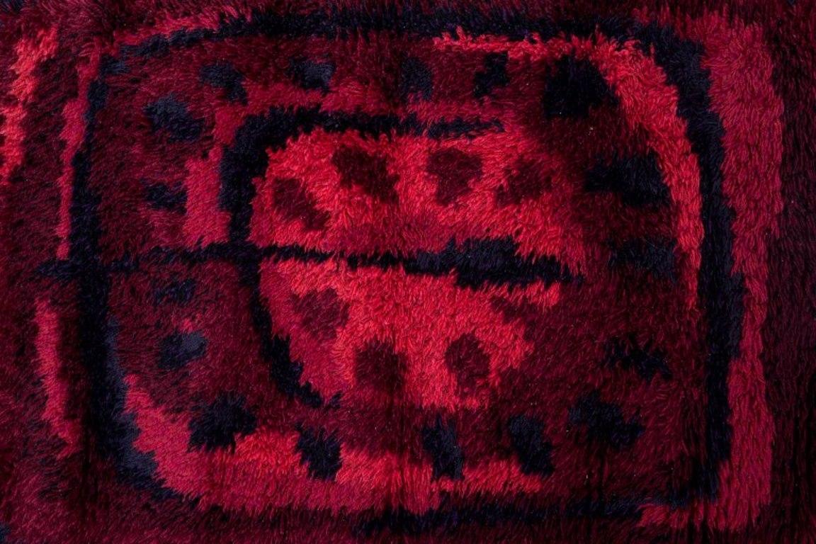 Scandinavian Modern Scandinavian textile designer. Rya carpet in pure wool. Geometric pattern. For Sale