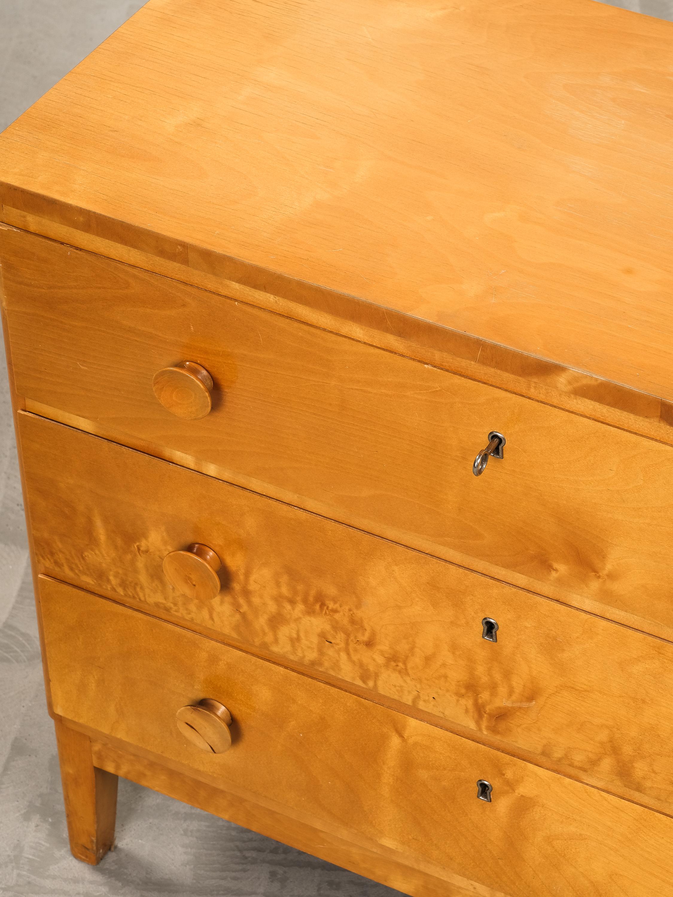 Scandinavian Three Drawer Chest in Birch, 1940s For Sale 2