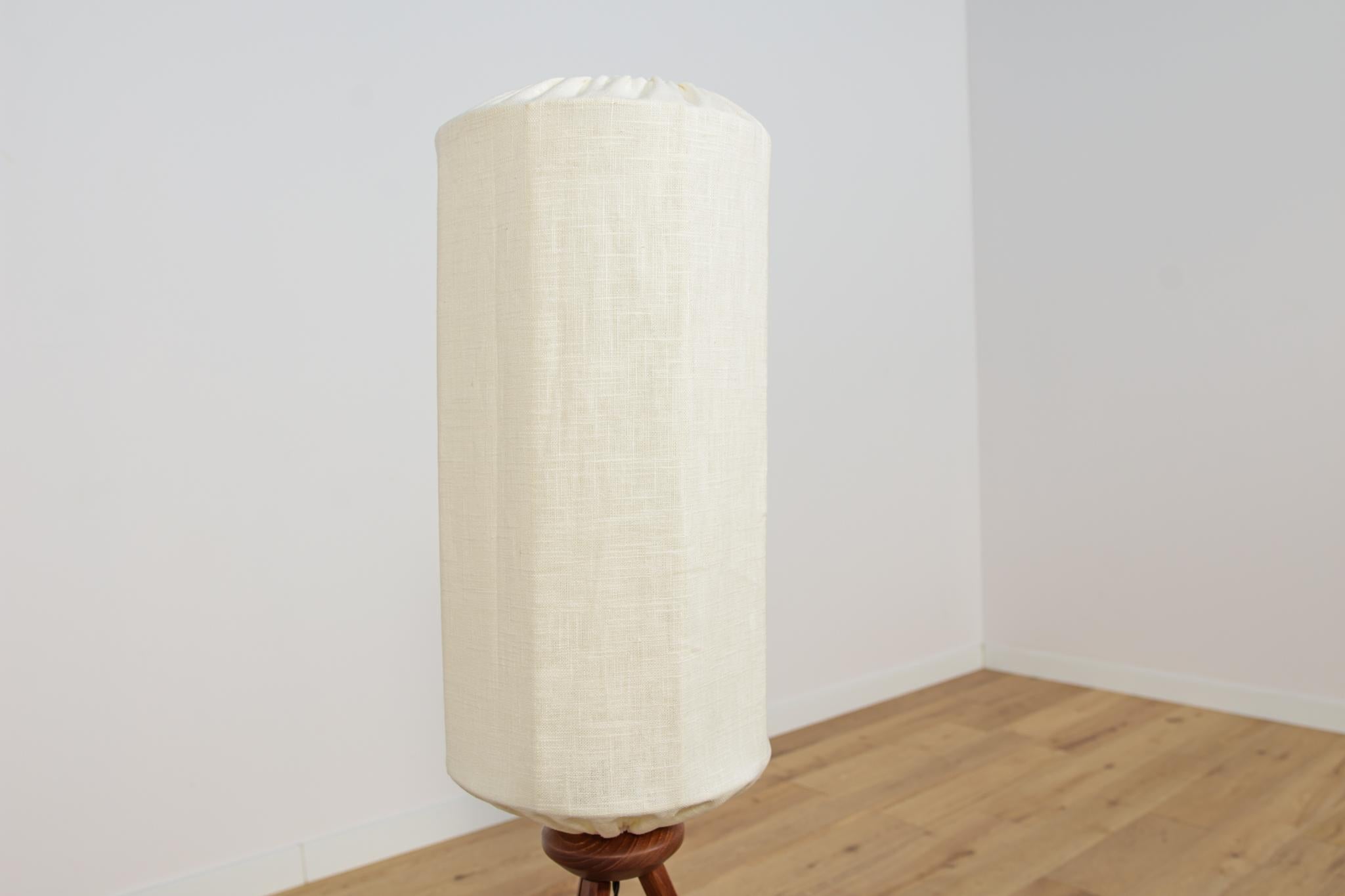 Scandinavian Three-legged Teak Lamp, Sweden, 1970s For Sale 2