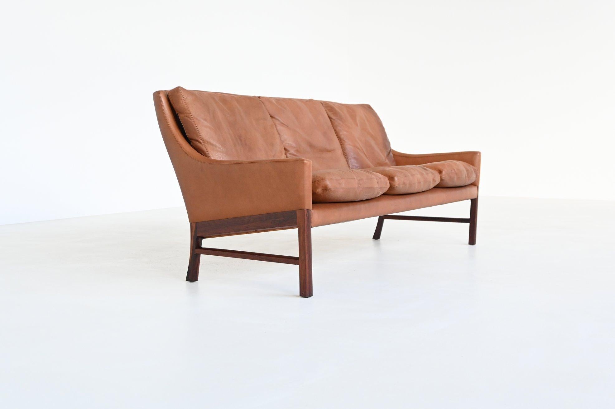 Divano scandinavo a tre posti in palissandro e pelle marrone Danimarca 1960 In condizioni buone in vendita a Etten-Leur, NL